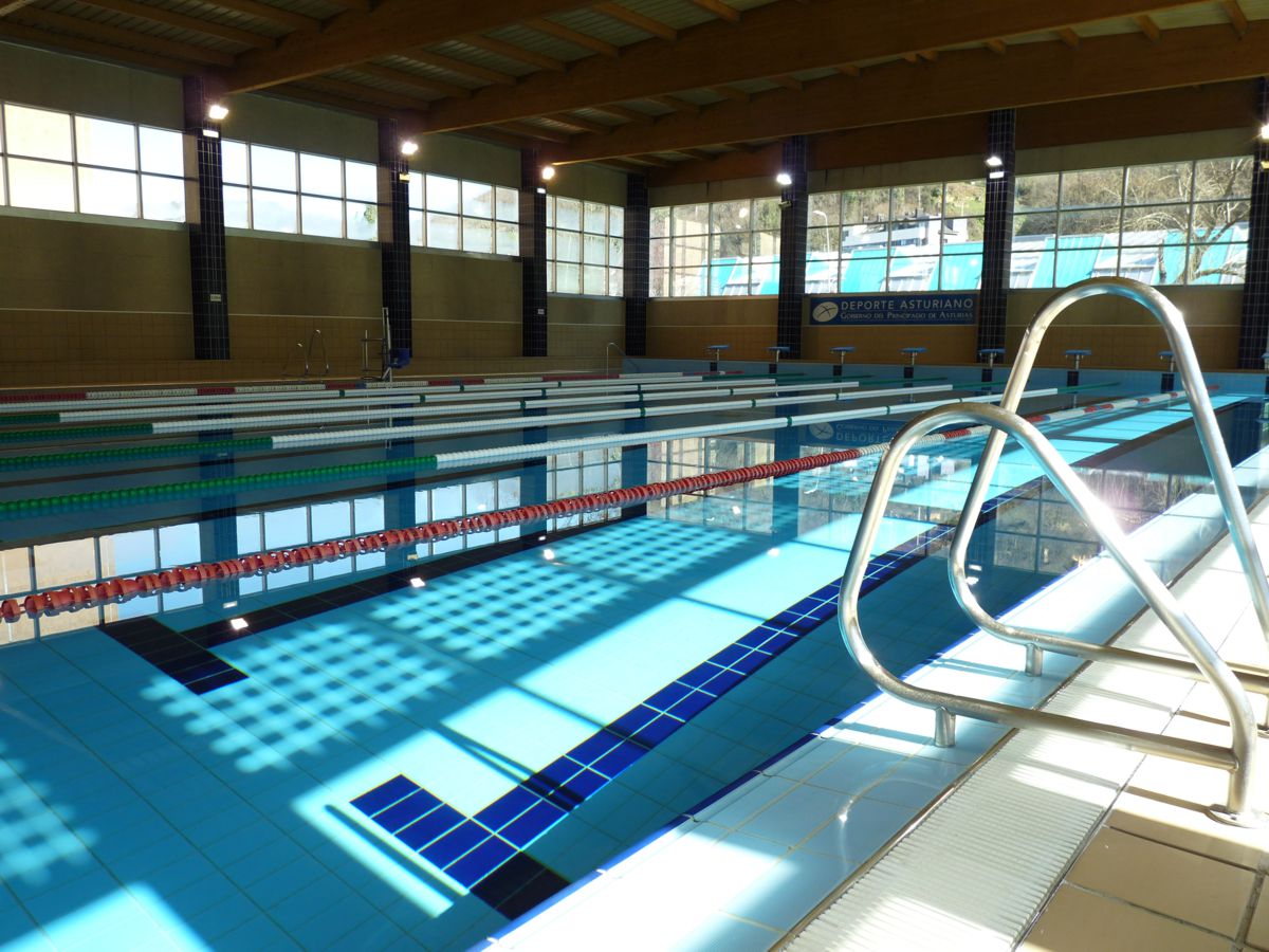 Mieres abre el lunes el plazo de inscripción para los cursos de verano en la piscina de Vega de Arriba