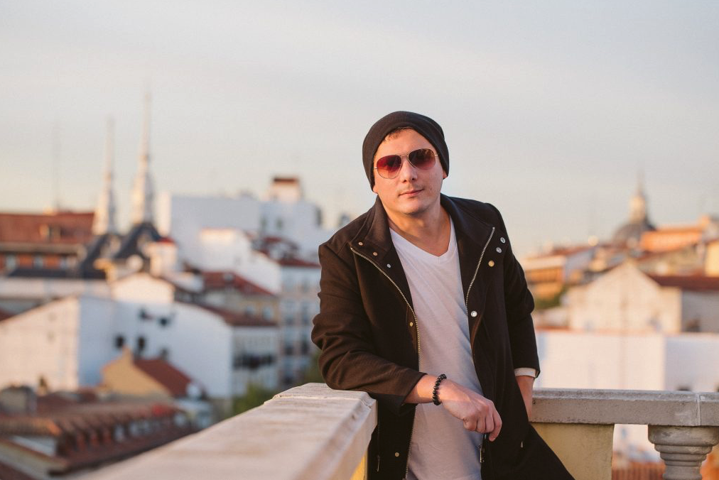 Cristian Larrosa nominado a los Hollywood Music In Media Awards con su canción 'Un Minuto Más'