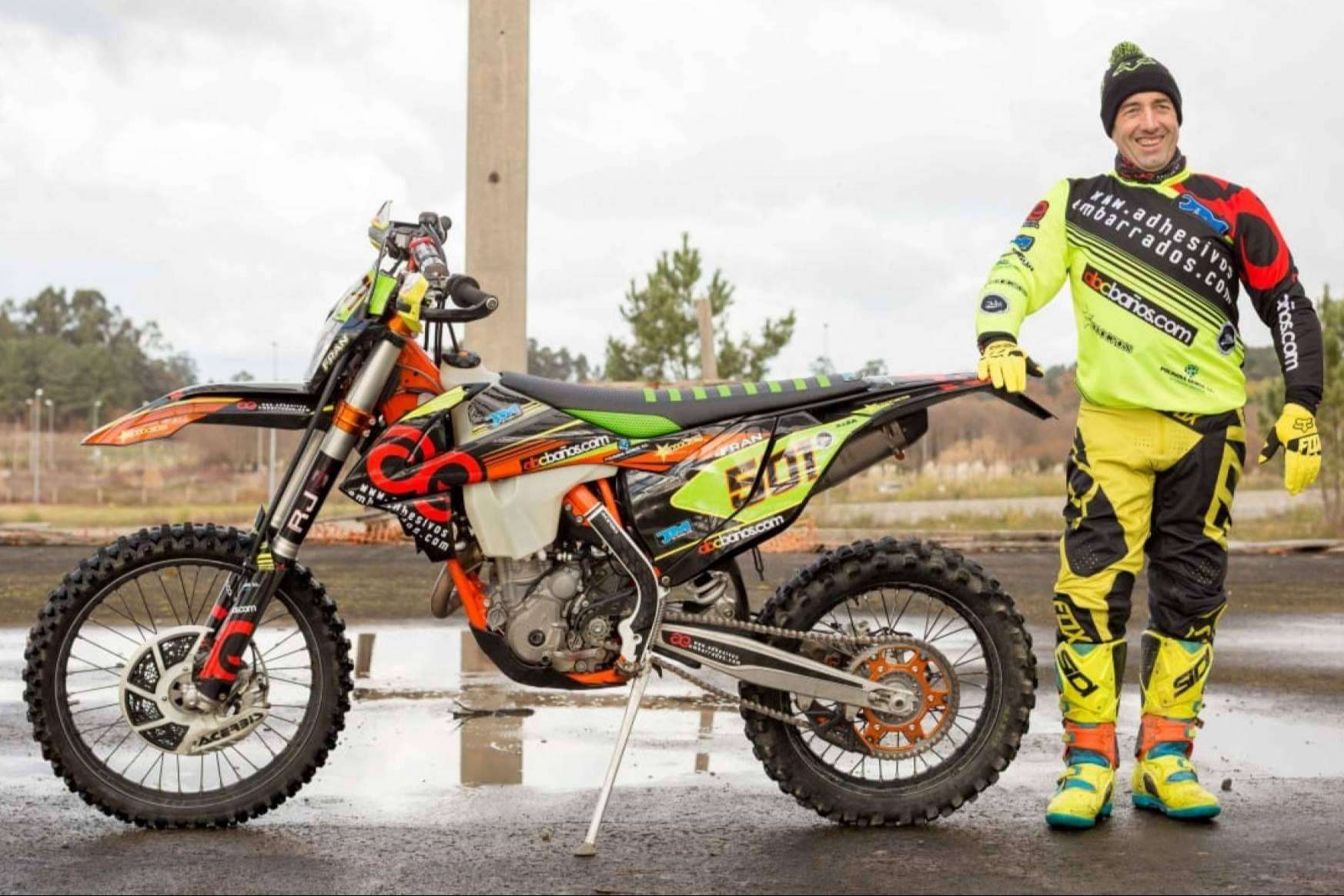 Vinilos para motos de ADHESIVOSEMBARRADOS