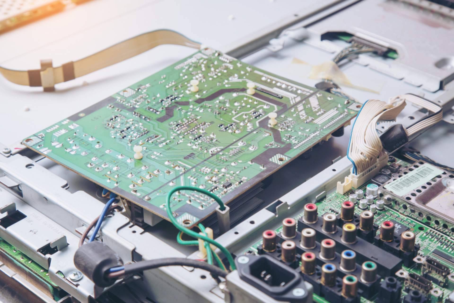 Presupuestos y visitas gratuitas para reparaciones de televisores en Valencia, por Servitec