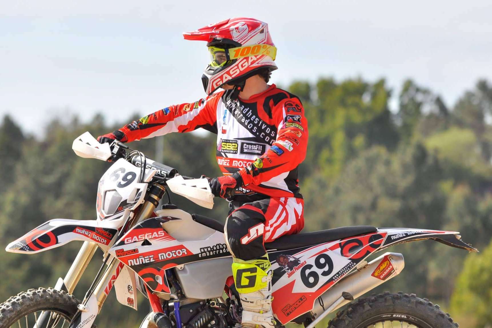 Camiseta offroad microperforada en ADHESIVOSEMBARRADOS