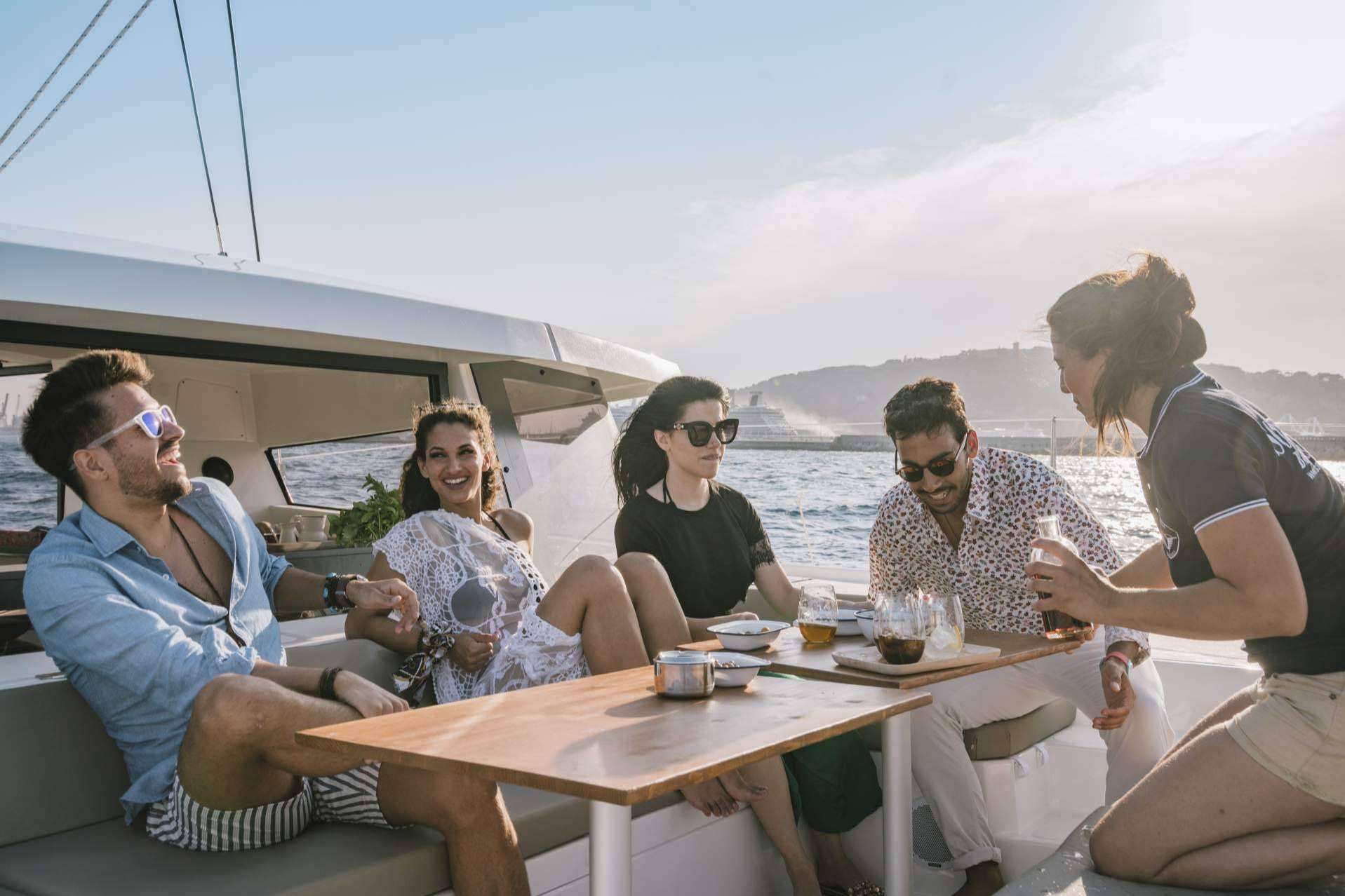 Experiencias exclusivas en catamaranes en Barcelona, de la mano de Sondevela