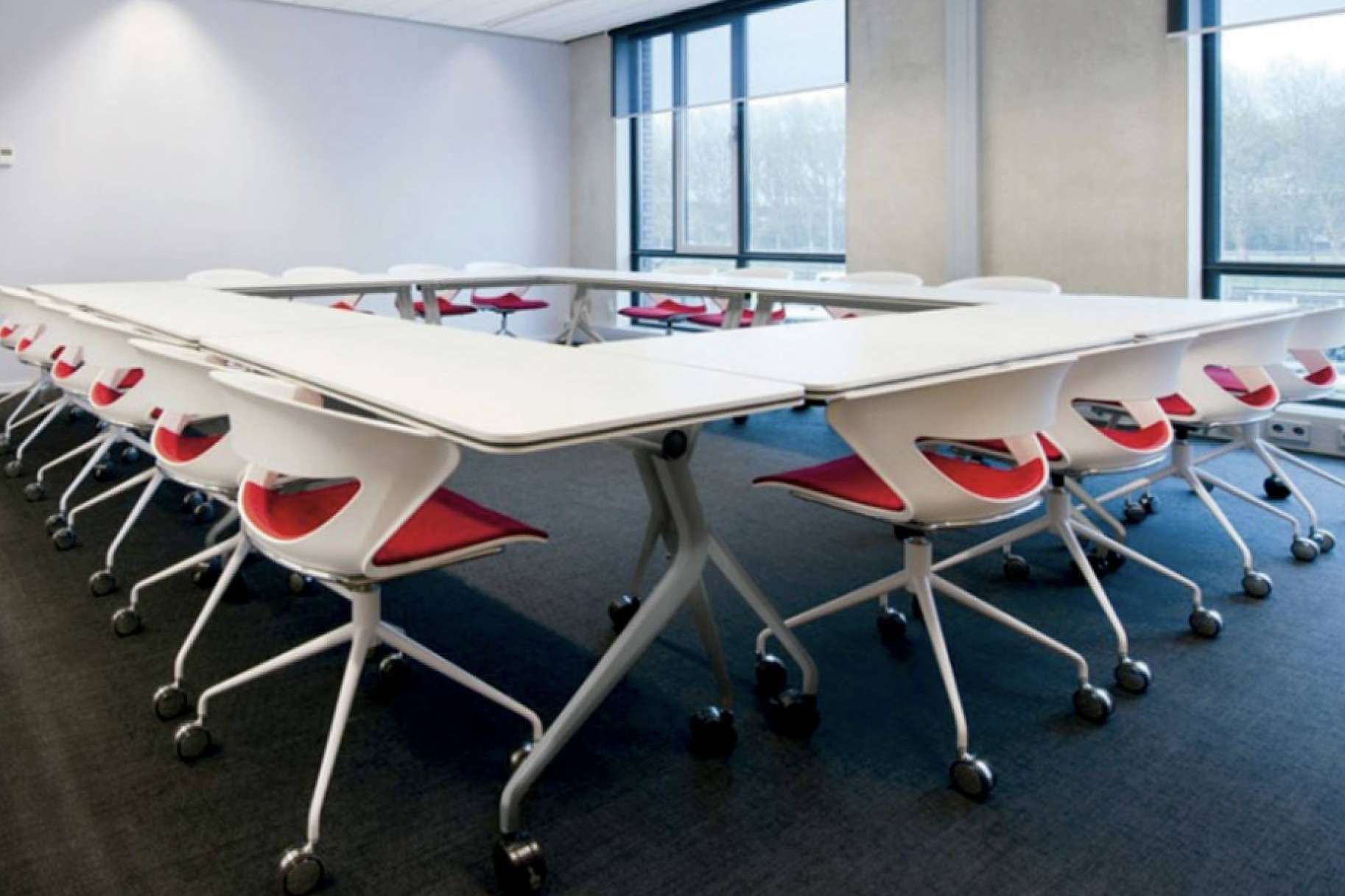 Mesas móviles de oficina para espacios multitarea, con OfficeDeco