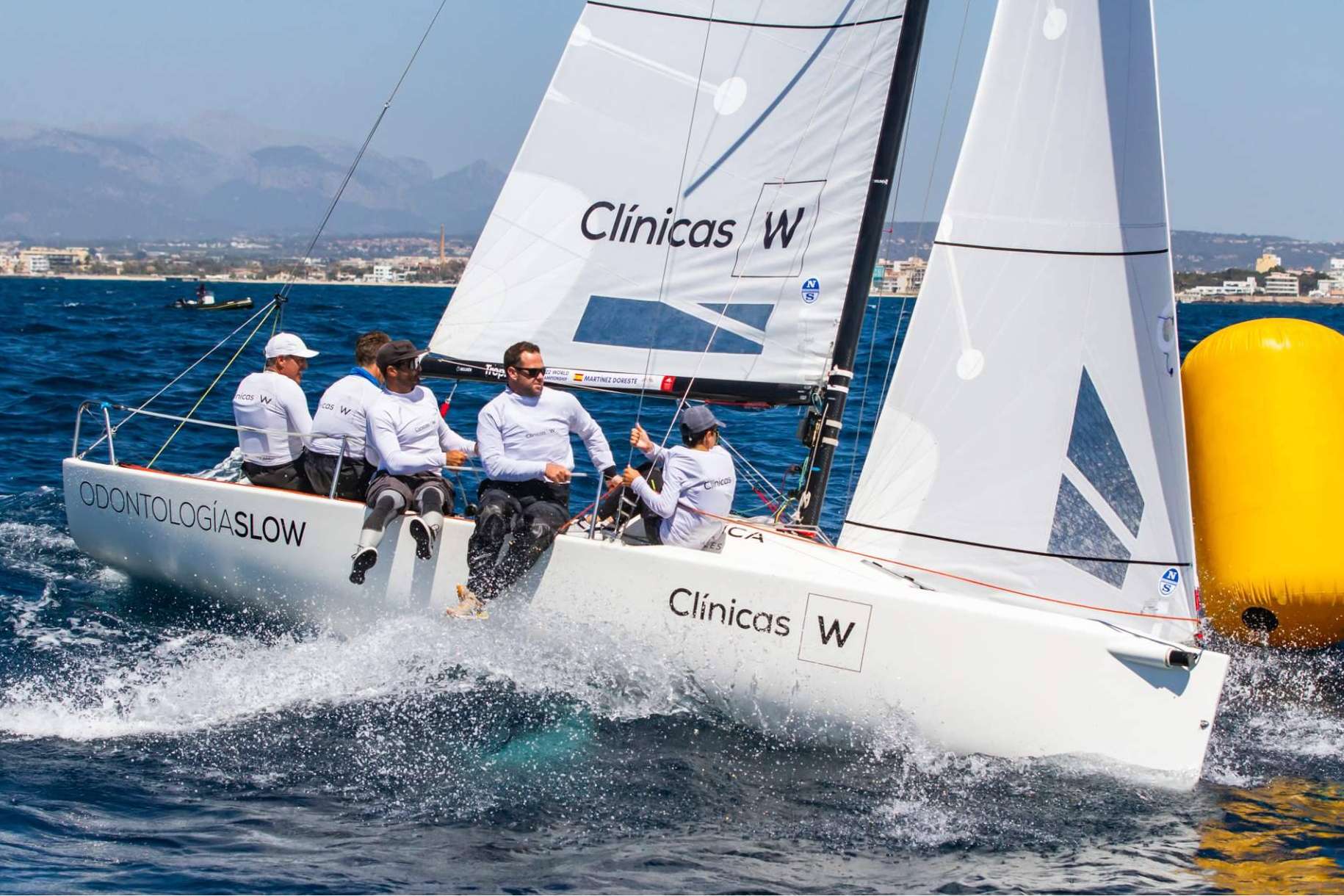 El equipo de Clínicas W Sailing Team está a punto de iniciar la participación en la Copa de España de J70