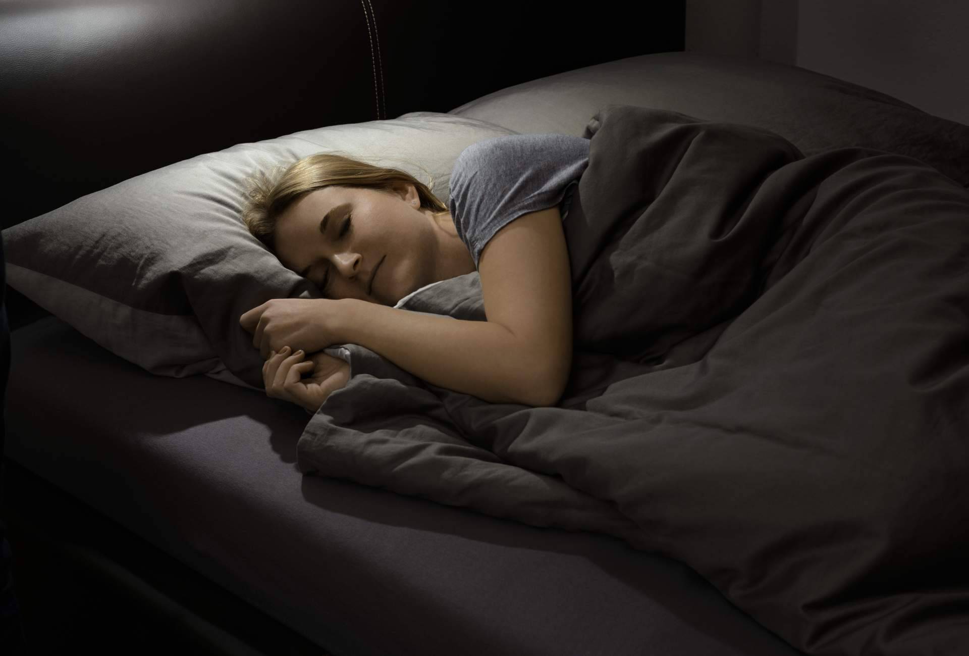 ¿Cómo afecta el calor en el descanso?, algunas recomendaciones para dormir mejor con Dormitienda