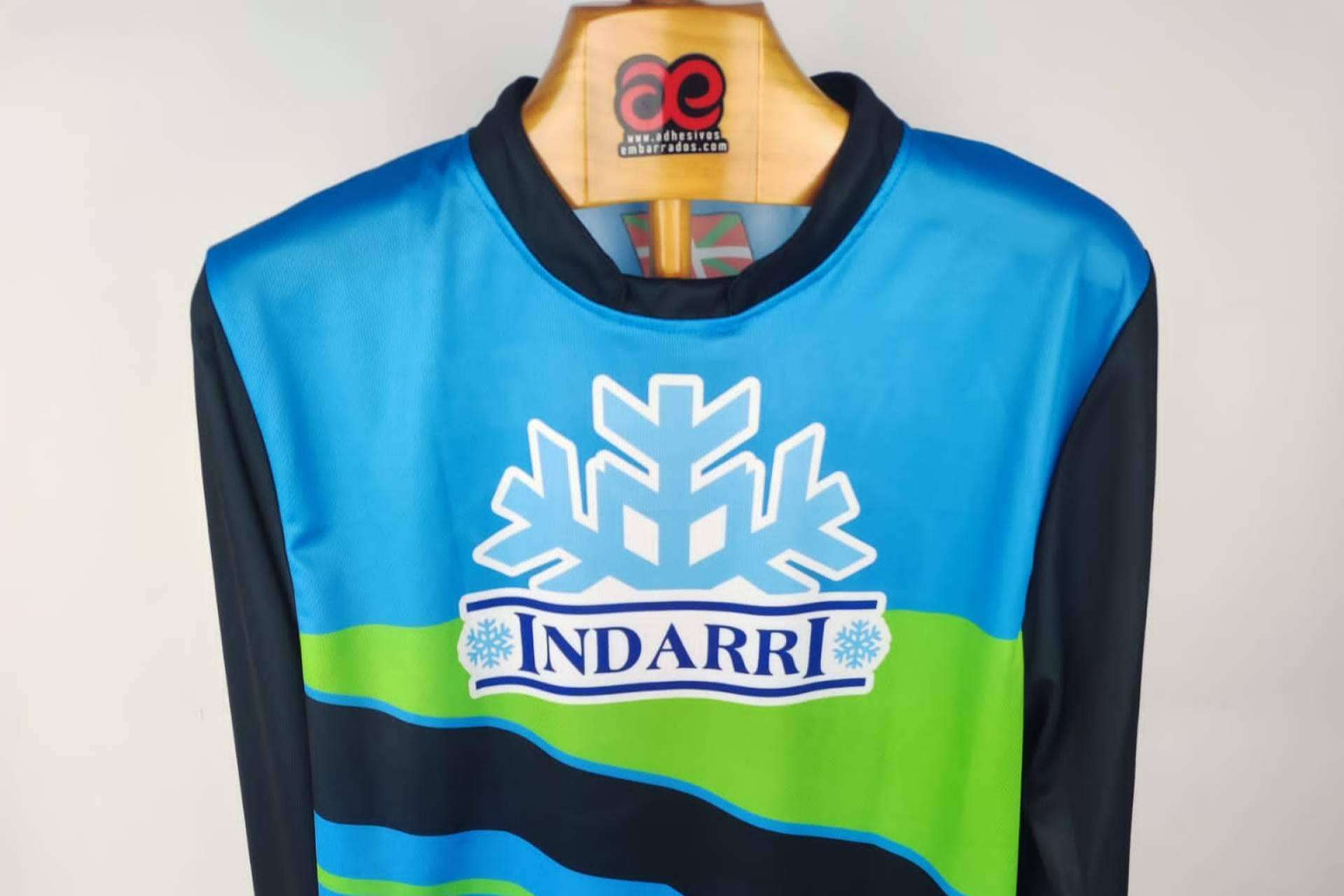 ADHESIVOSEMBARRADOS y sus camisetas de motocross personalizadas