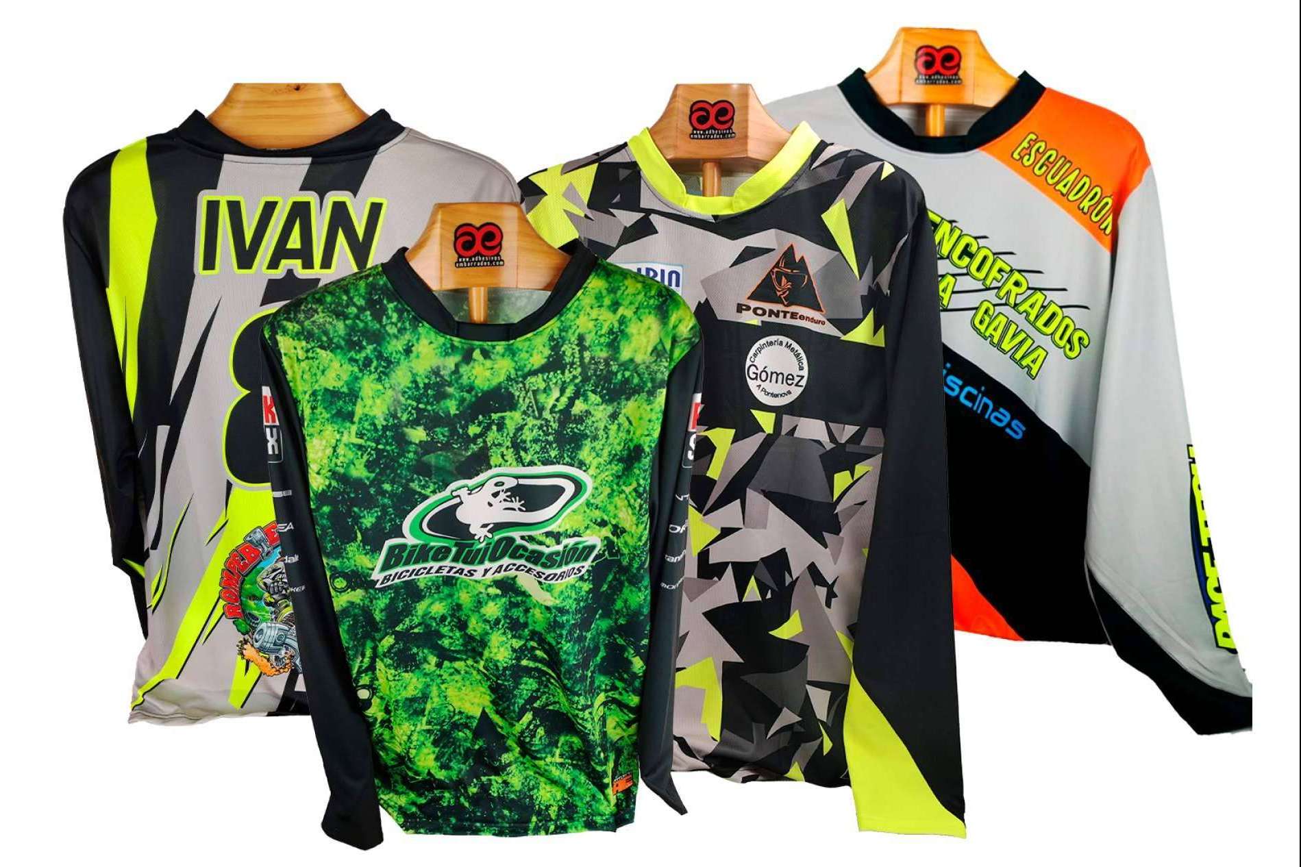 Camisetas de motocross personalizadas. Comodidad y estilo sobre dos ruedas de la mano de ADHESIVOSEMBARRADOS