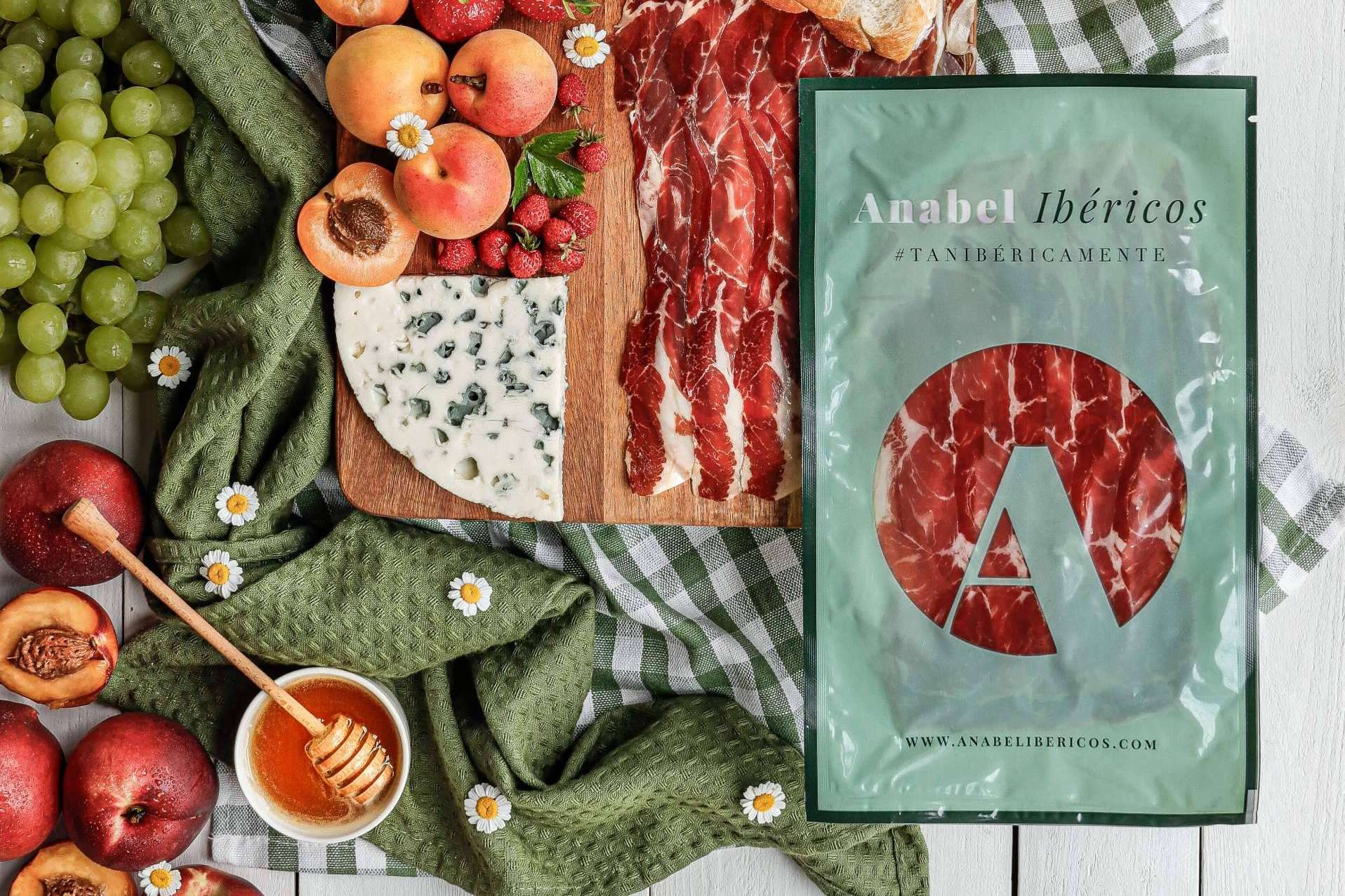 Anabel Ibéricos propone su pack ibérico como una opción ideal para regalos