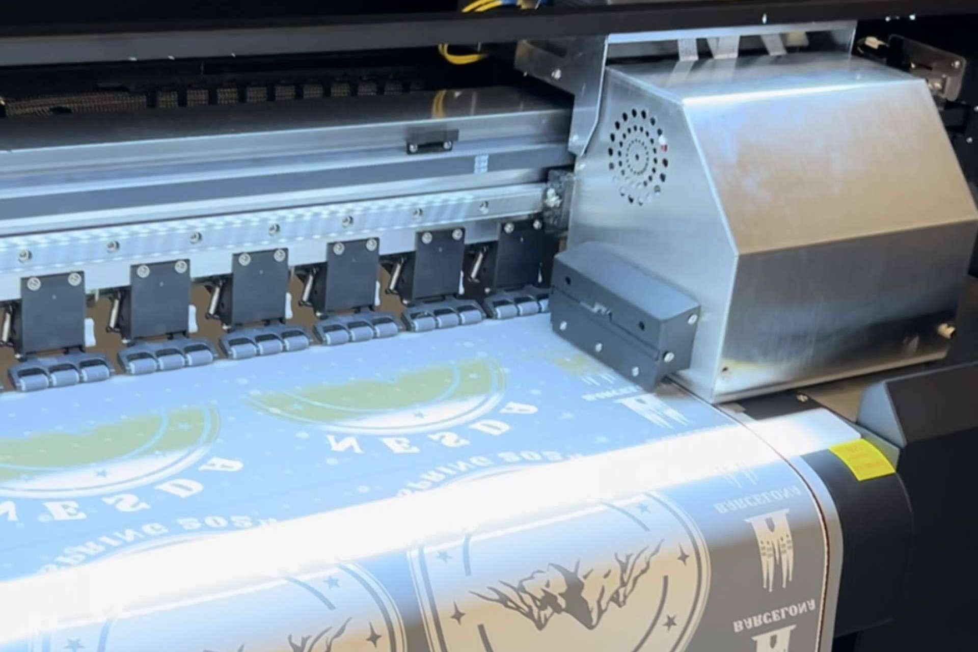 SrFlayer, especialistas en impresión DTF para el personalizado textil
