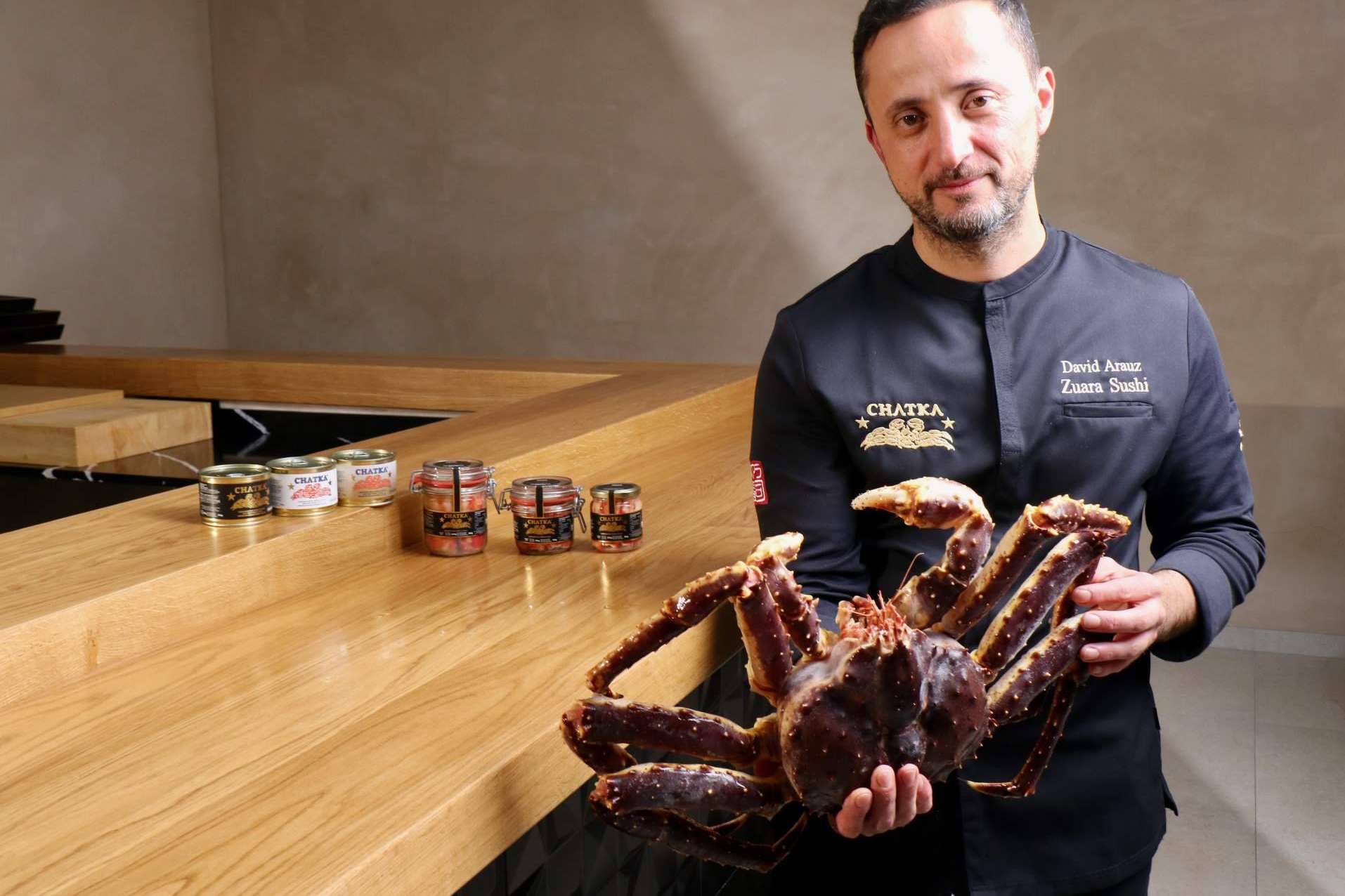 El chef David Arauz descubre técnicas de preparación y sus mejores recetas con CHATKA Cangrejo Real