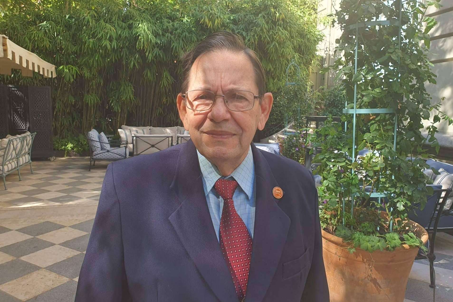 El paciente tiene derecho a decidir operar su hernia inguinal sin mallas.