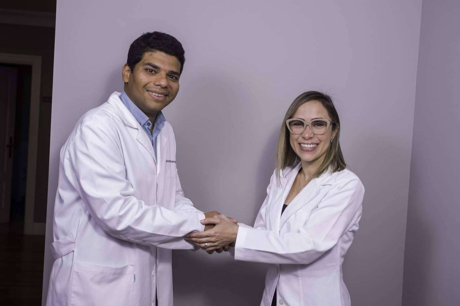 Microcapilar Hair Clinic cuenta con expertos en injerto capilar que ofrecen soluciones de avanzada