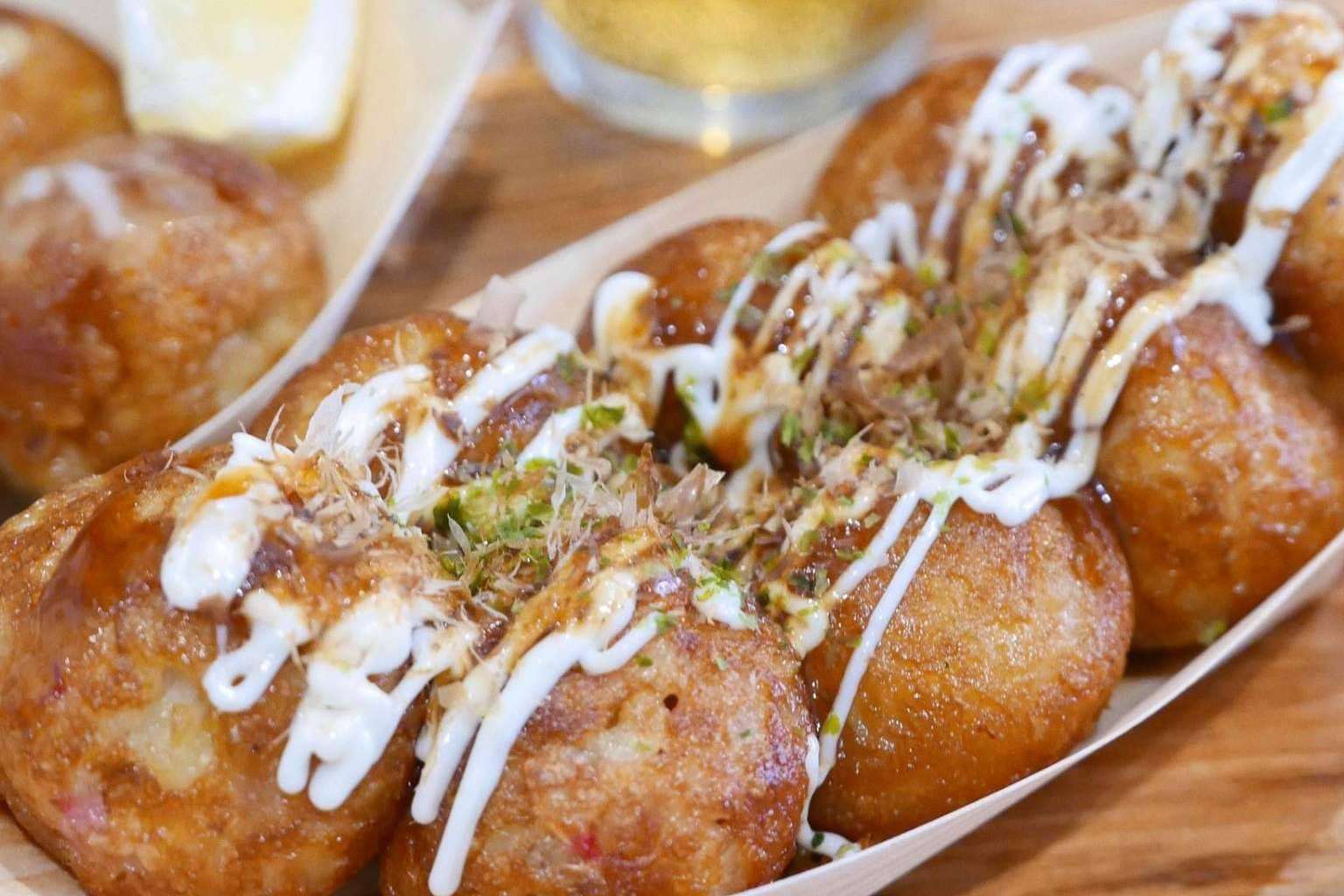Balón Tokio ofrece una experiencia gastronómica con takoyaki artesano auténtico en Madrid