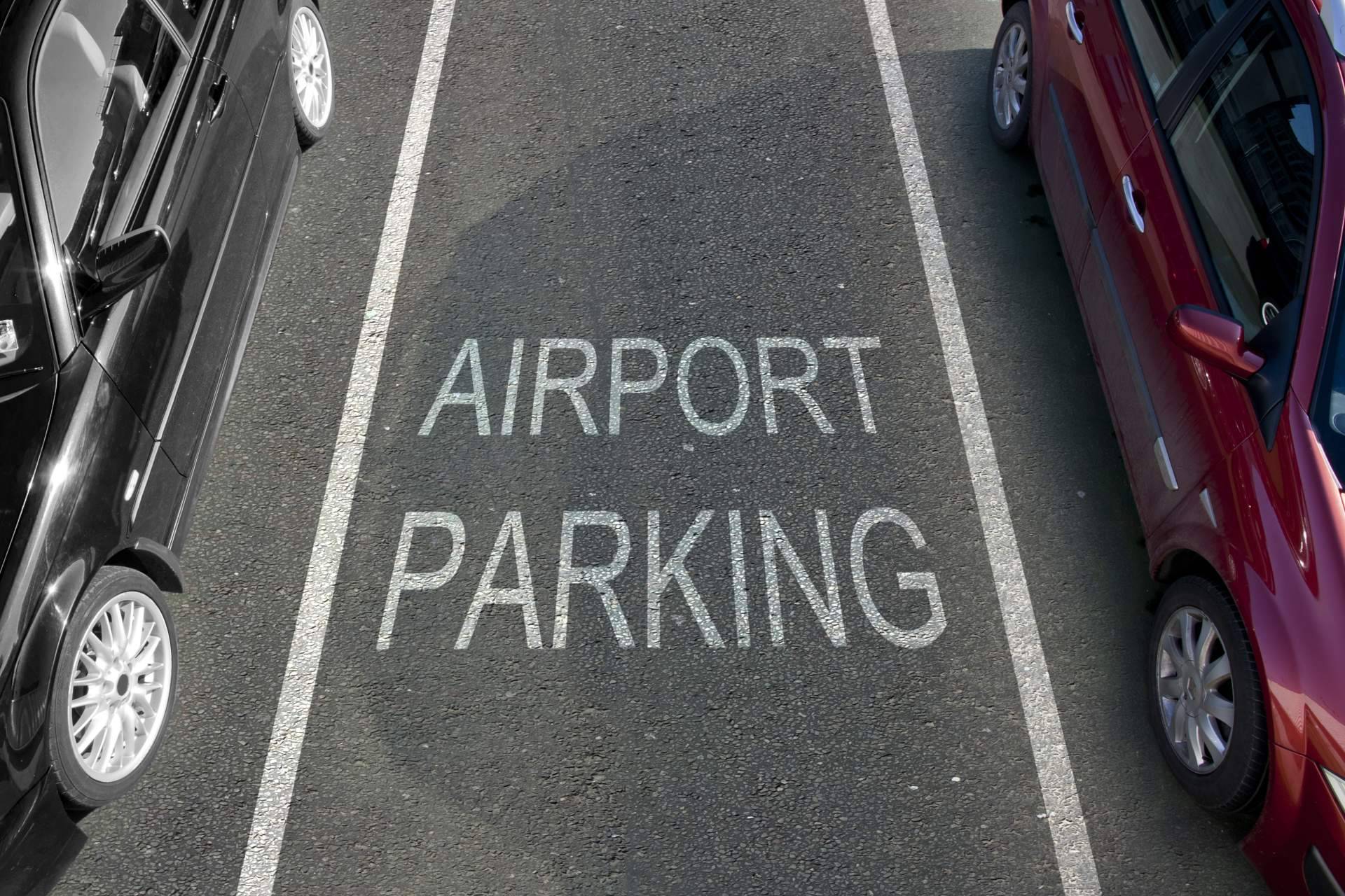 Aparcamiento seguro, rápido y cómodo en el aeropuerto de Alicante, con los servicios de Apárcalo