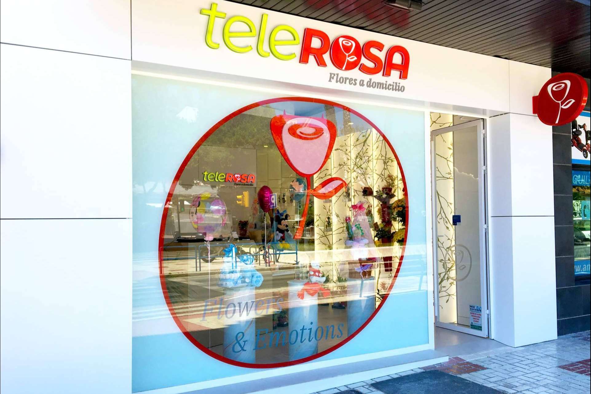 teleROSA cumple 25 años, una empresa que ha revolucionado el envío de flores a domicilio