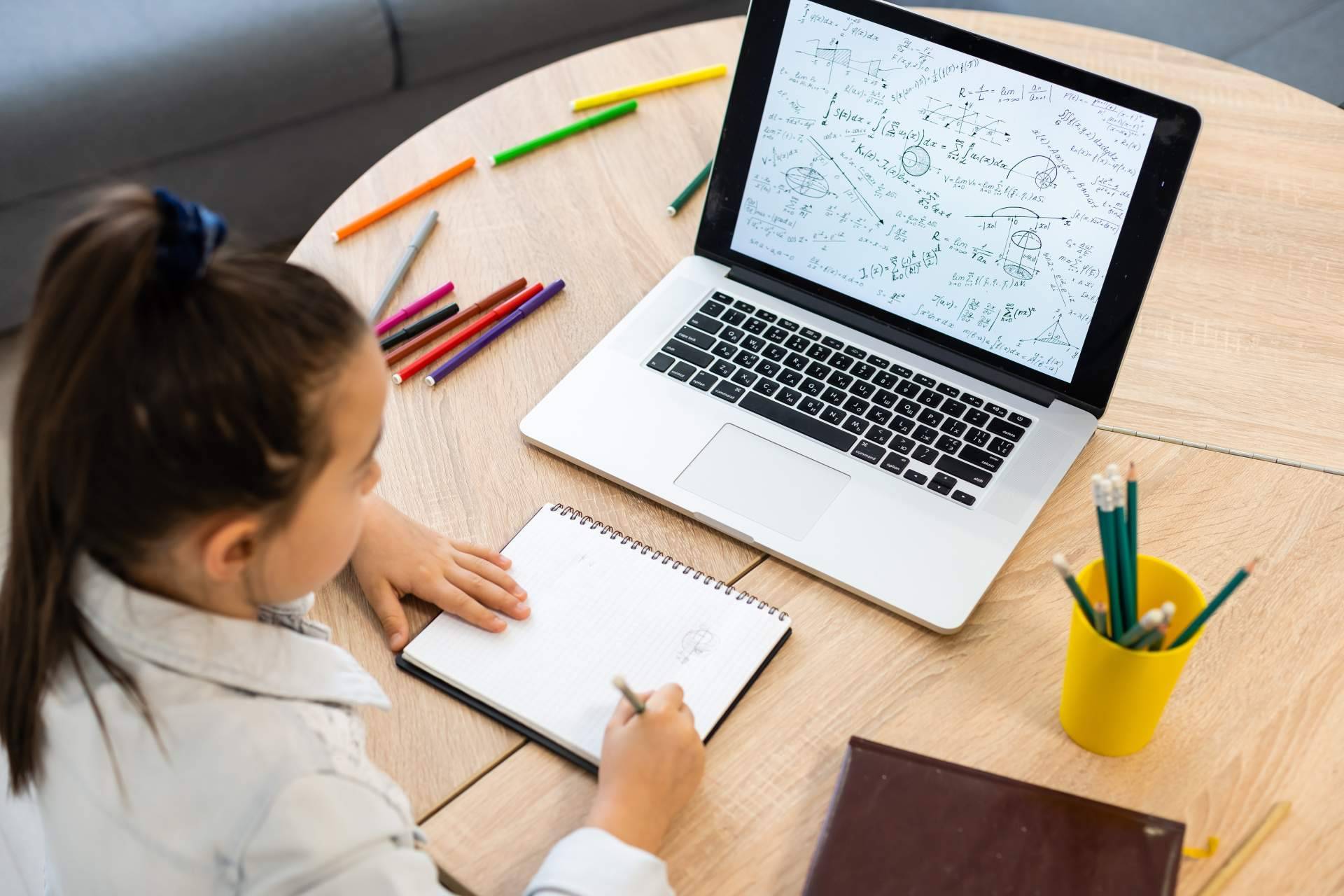 Rankerfy lanza una academia de formación SEO y monetización online