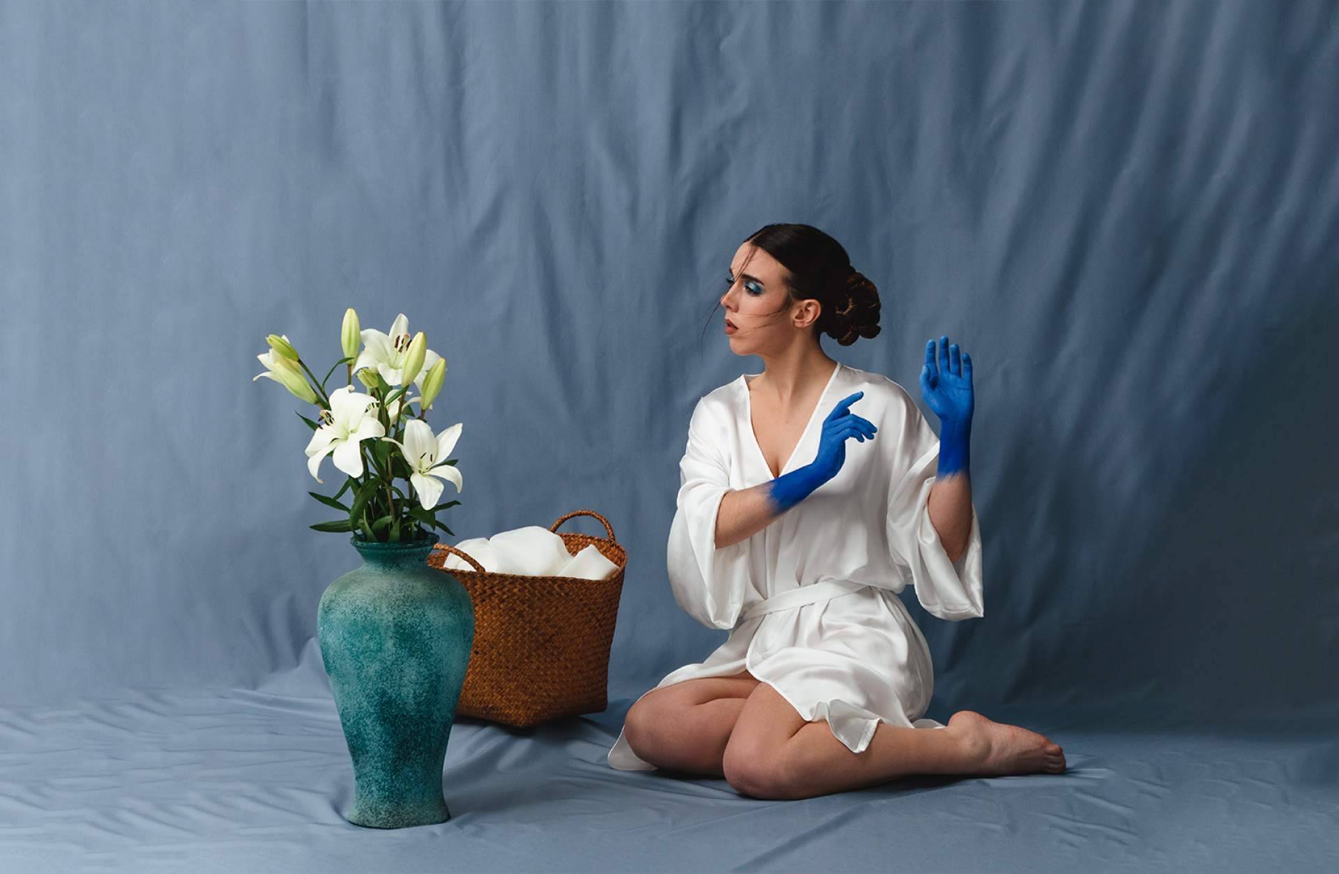 Mirena lanza '14+2' su álbum debut de música pop cargado de emociones