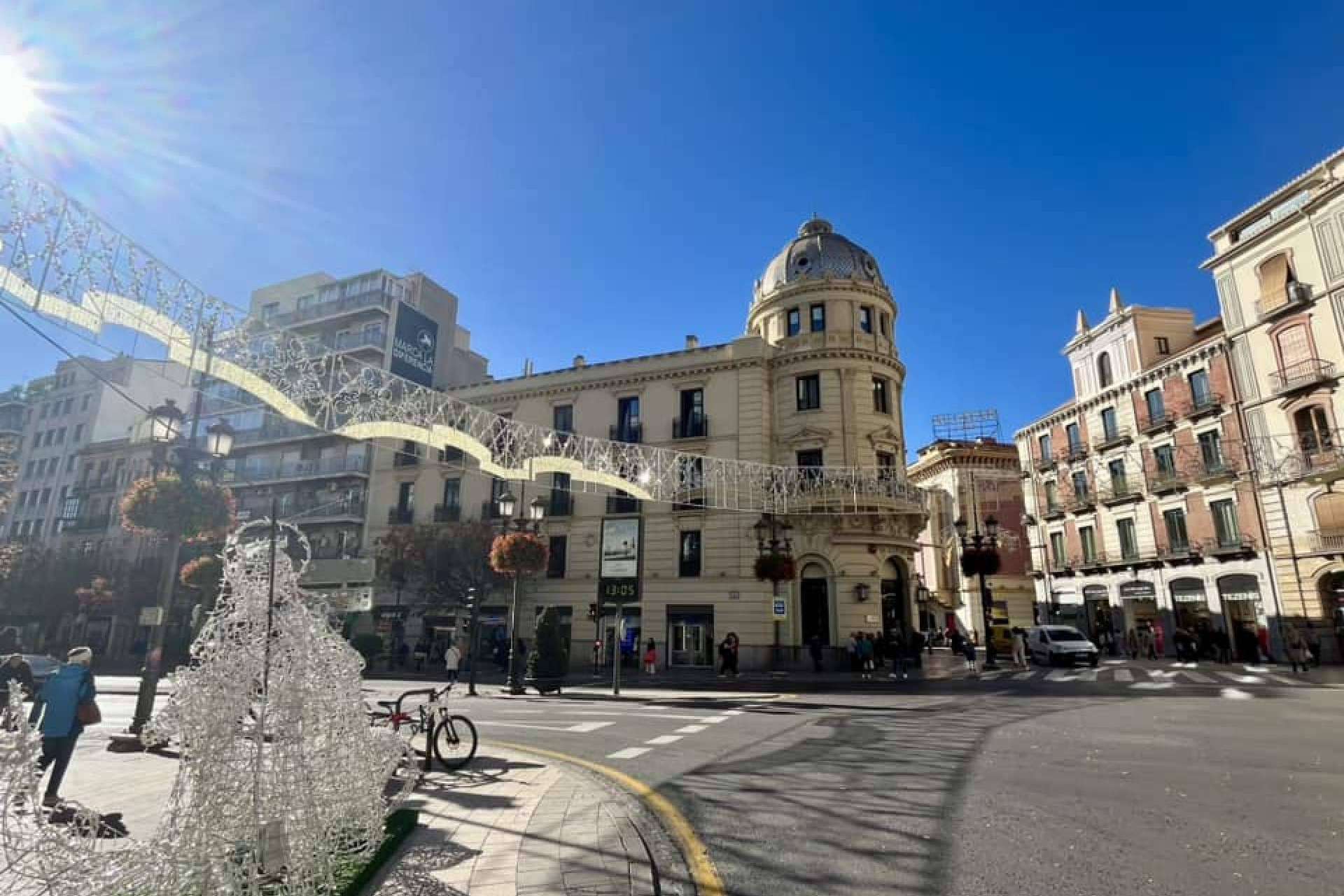 Centro Comercial Abierto de Granada apuesta por la reducción de la huella de carbono para comercios y clientes y la campaña Compra en el Centro y deja Huella, No Carbono