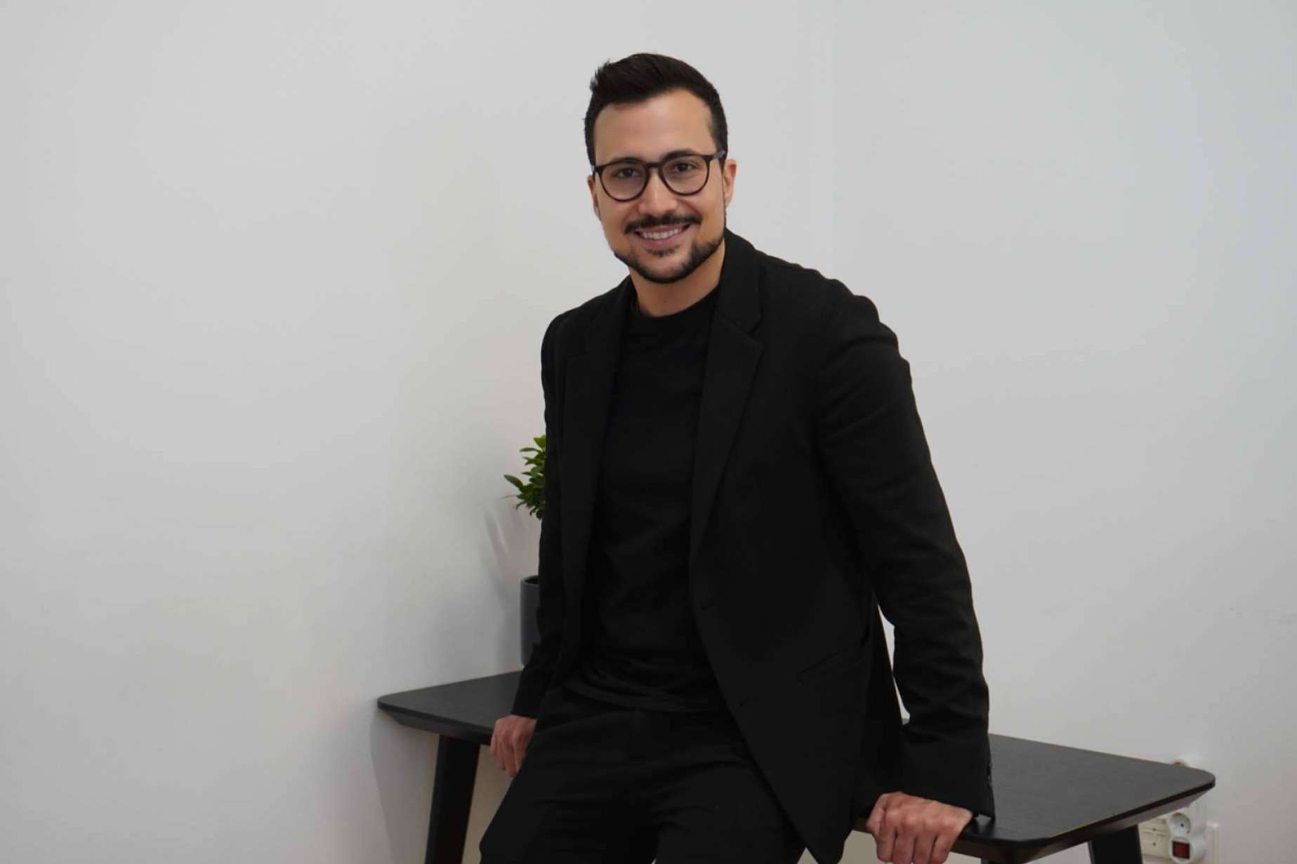 Dr. Frank Dos Ramos; Belleza en Armonía con la Autenticidad