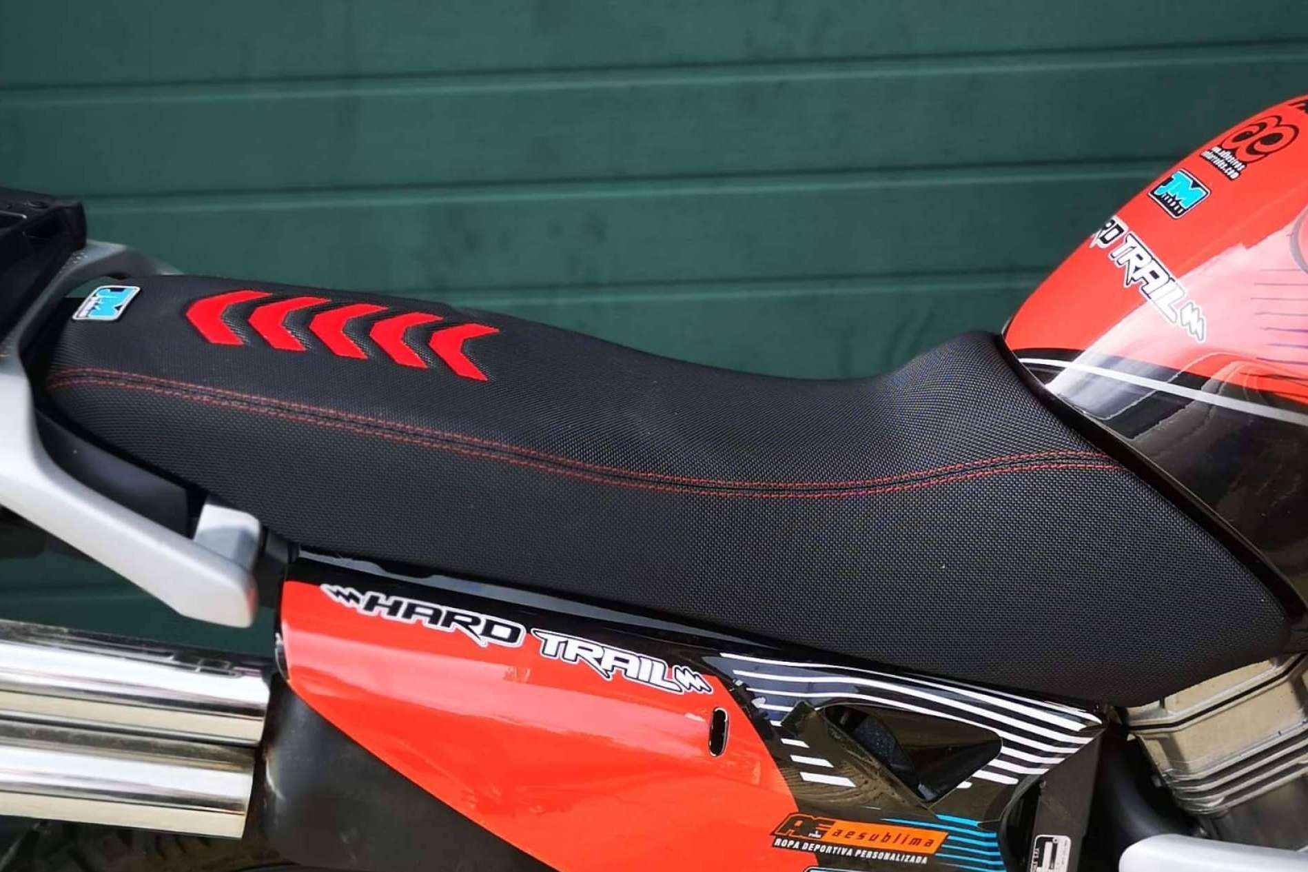 Tapizado de asientos de moto sin salir de casa, JM Fundas apuesta por la personalización online