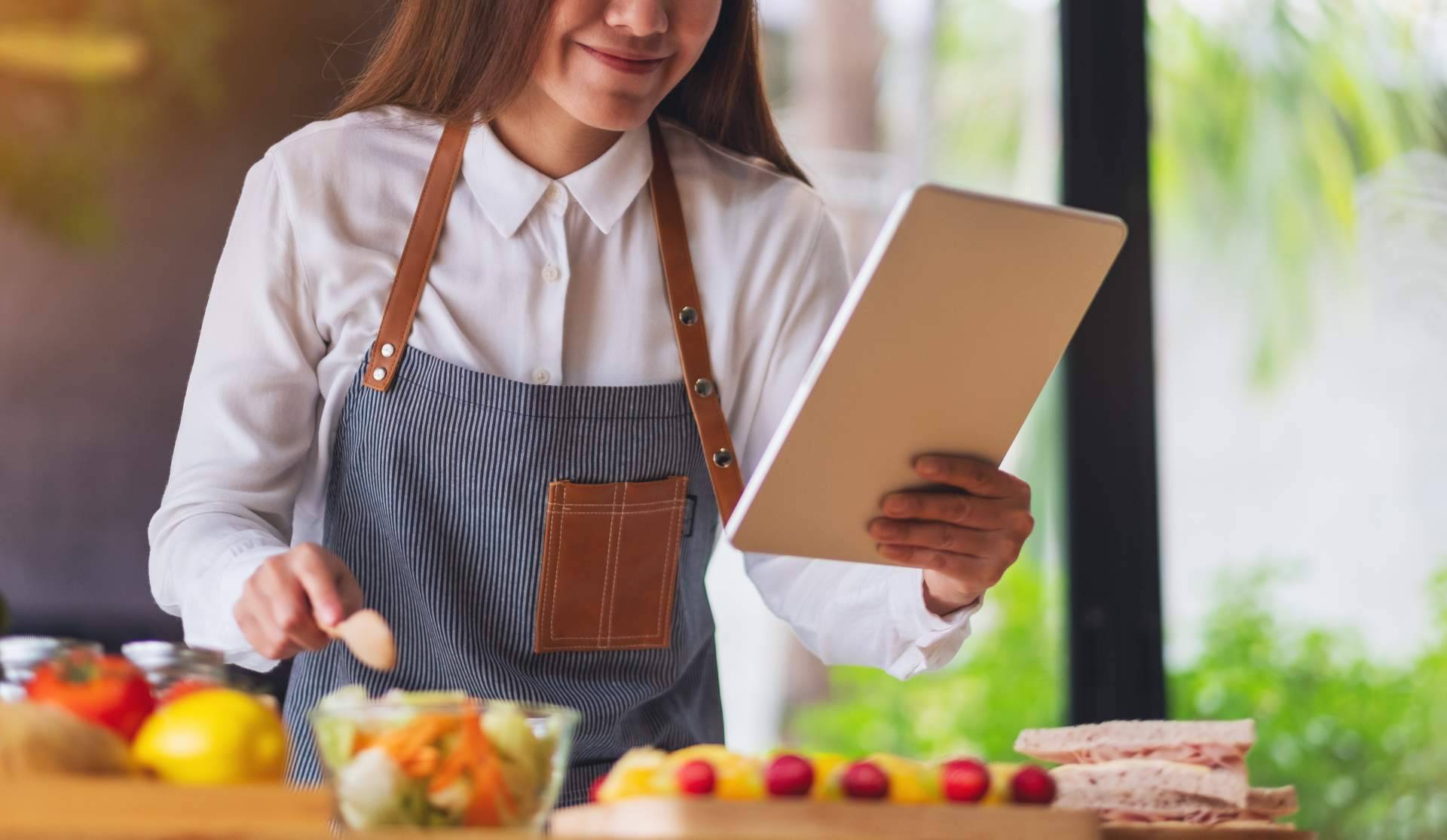 La seguridad alimentaria es una responsabilidad de los negocios de restauración, por Santa Food Guardianas Sanitarias