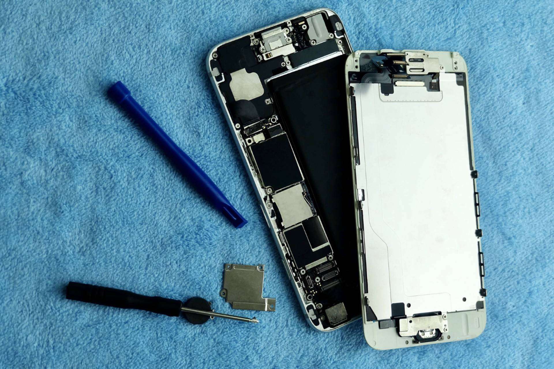 Pantalla rota en el iPhone; Cómo una reparación profesional prolonga su vida útil