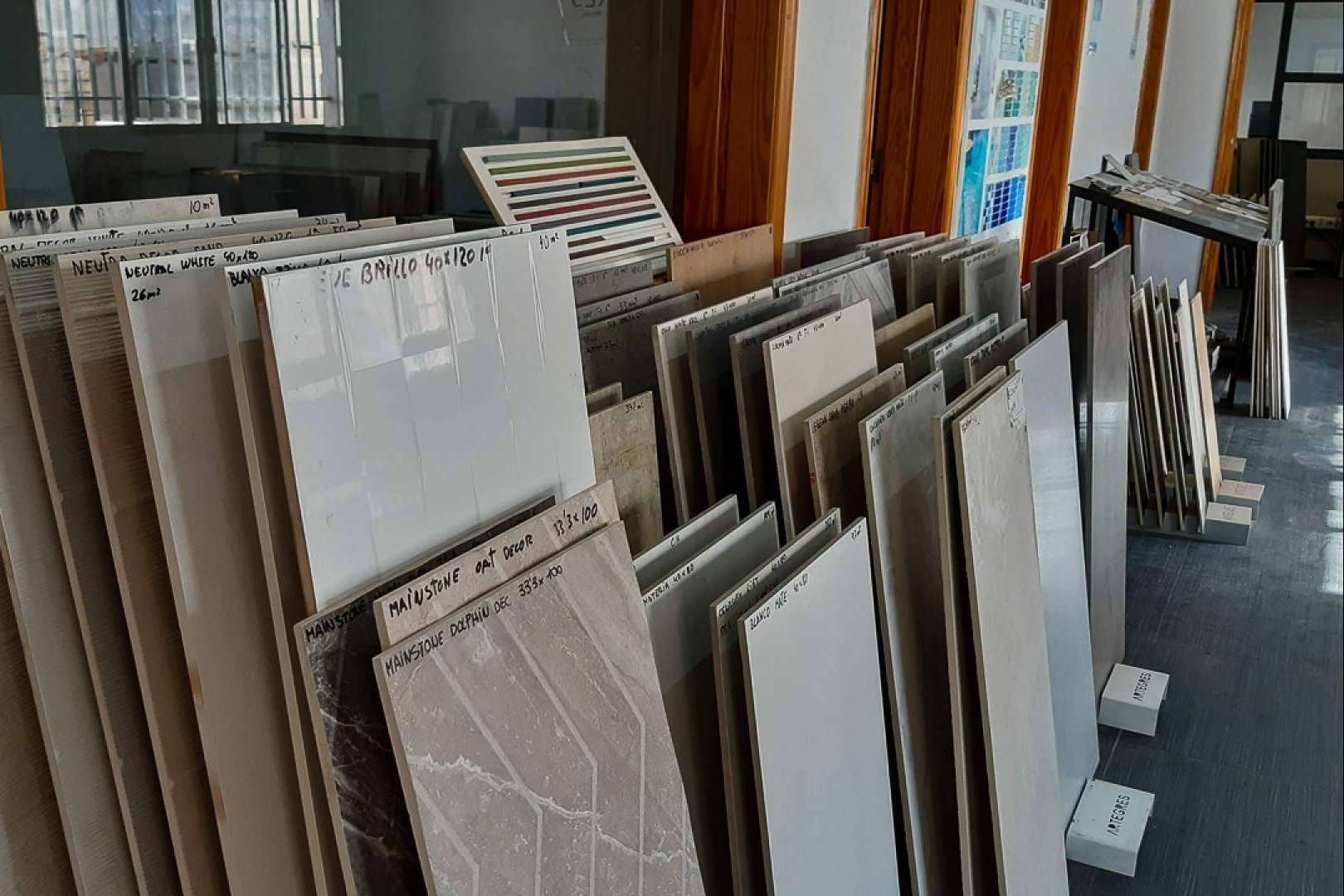 Oportunidad; Venta limitada de lotes de azulejos outlet multimarca en Artegres