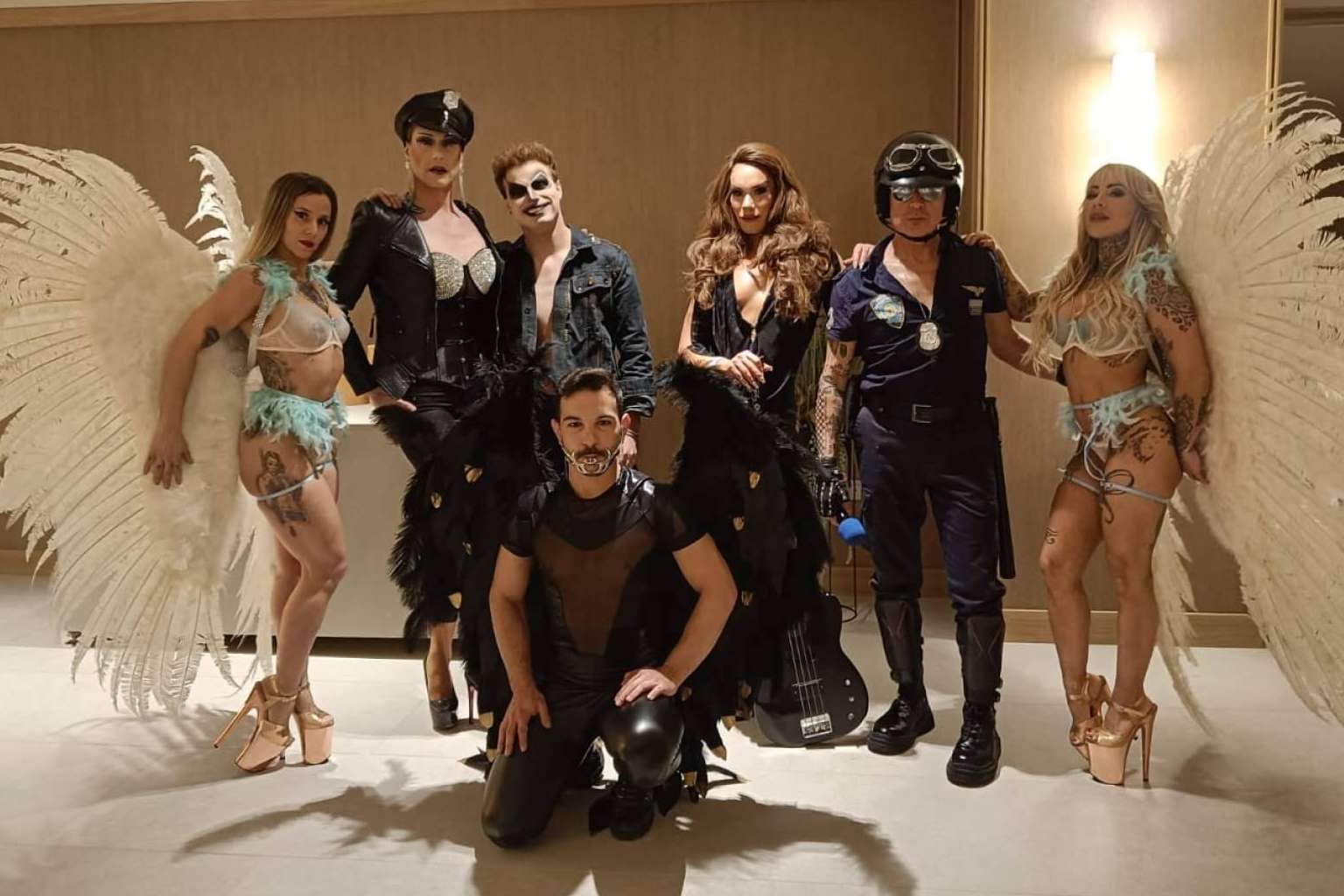 Una de las mejores cenas show para una despedida o cumpleaños en el centro de Bilbao