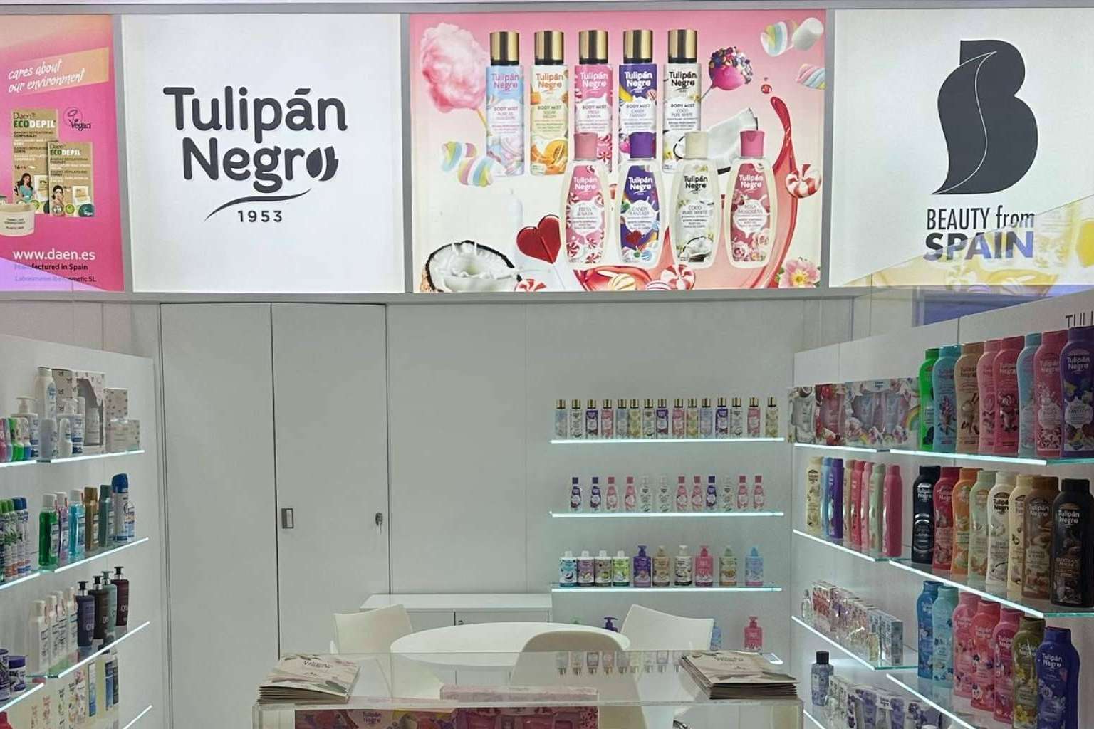 Briseis, junto a su marca insignia, Tulipán Negro, consolidan su presencia en Cosmoprof Bolonia 2025
