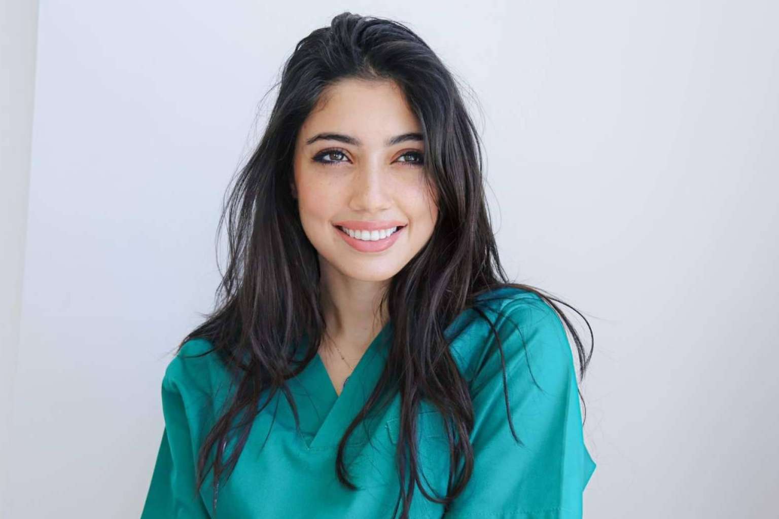 Yasmine Skali lidera el crecimiento de S&M, una clínica dental de referencia