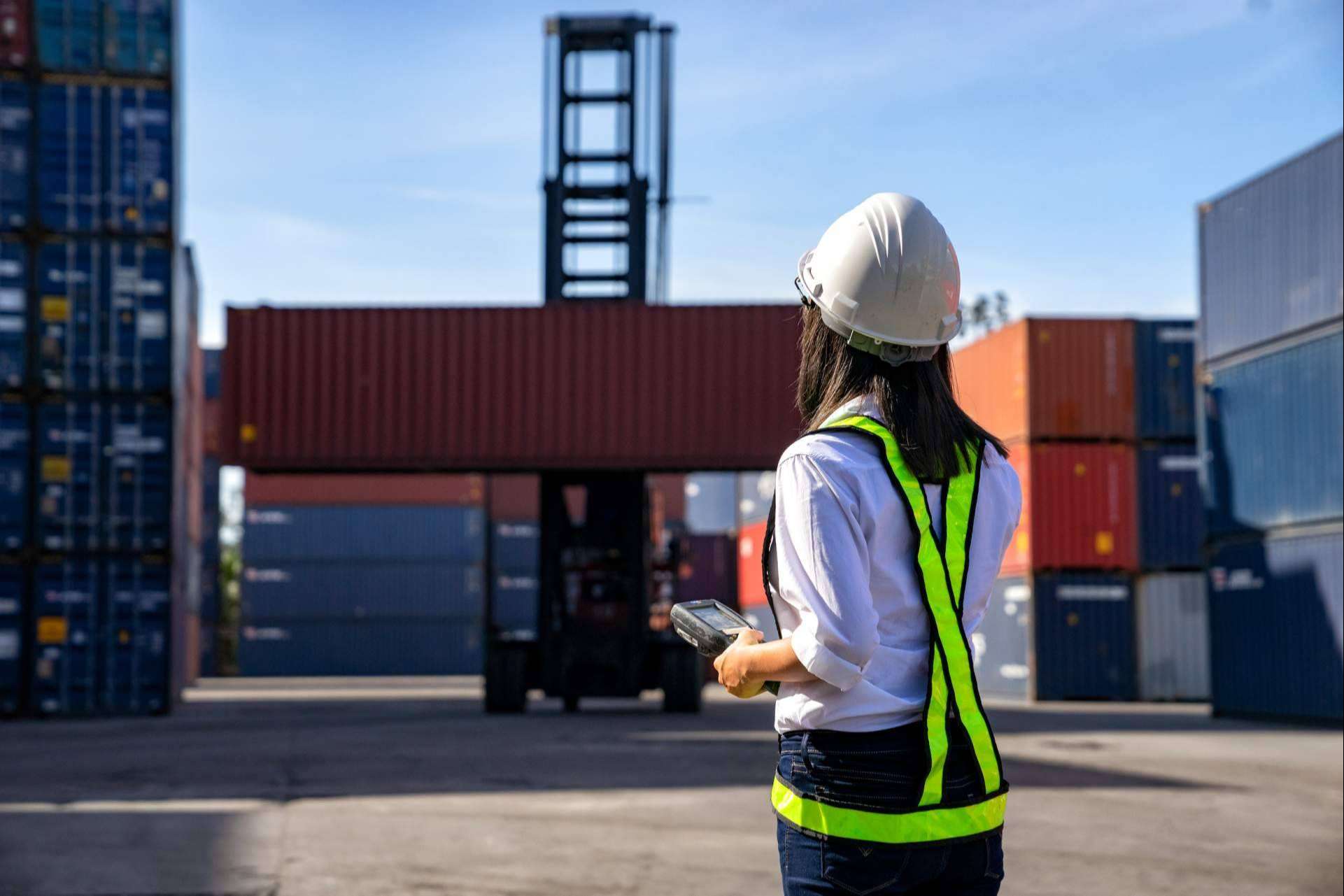 Easy Trans ofrece soluciones logísticas integrales para importaciones y exportaciones