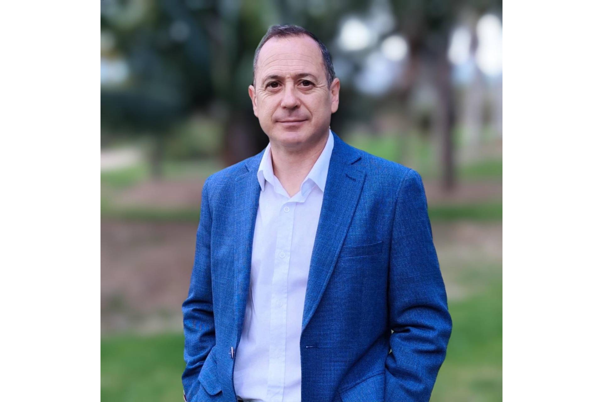 Manuel Amore Viral publica ´La historia sin fin, de esos Locos Conscientes, del Yo ya no soy Yo y cambio otra vez´, una obra que invita a la transformación personal a través de una fábula simbólica y poética.