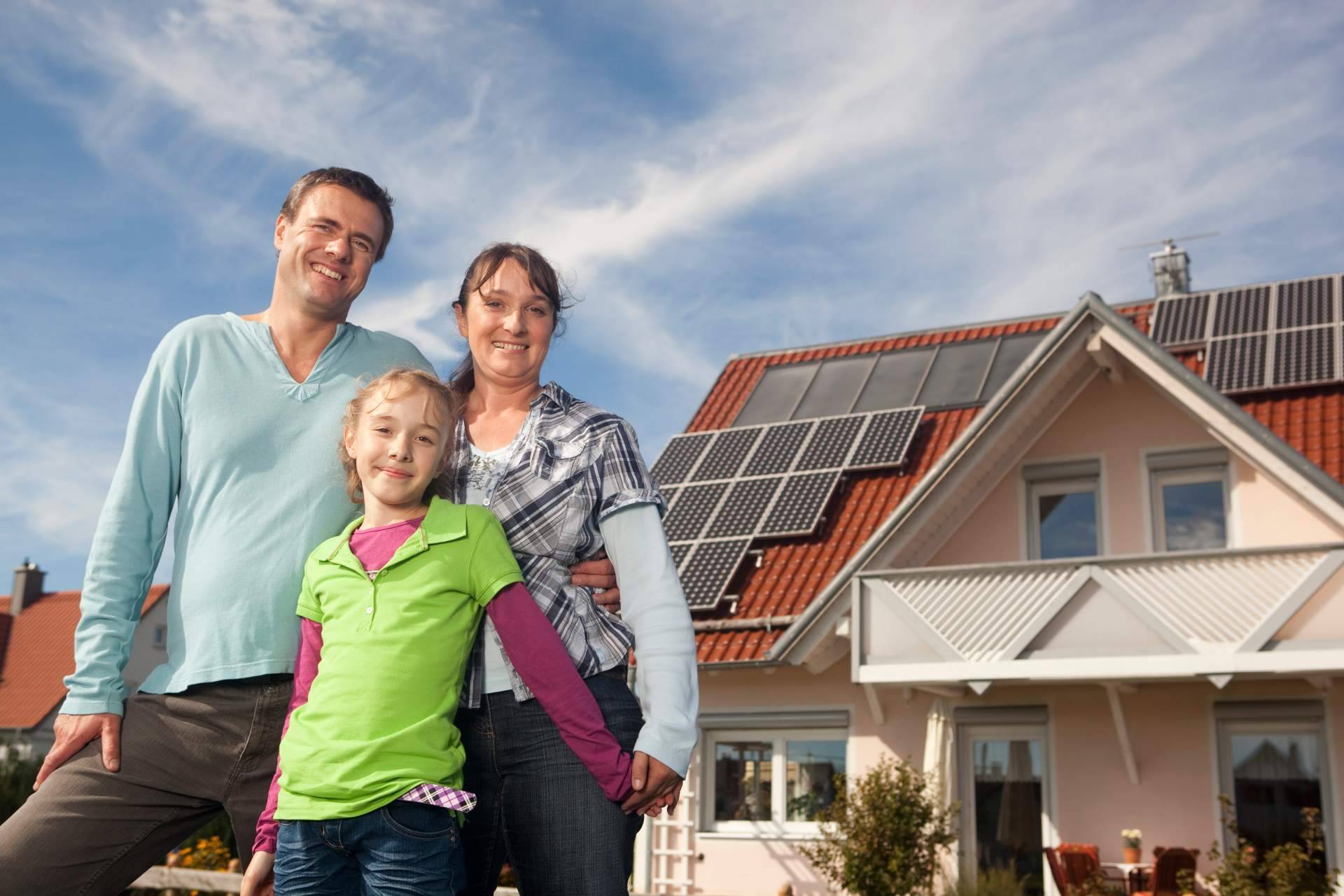 Celéctricos actualiza su zona fotovoltaica con nuevos productos técnicos para instalaciones solares