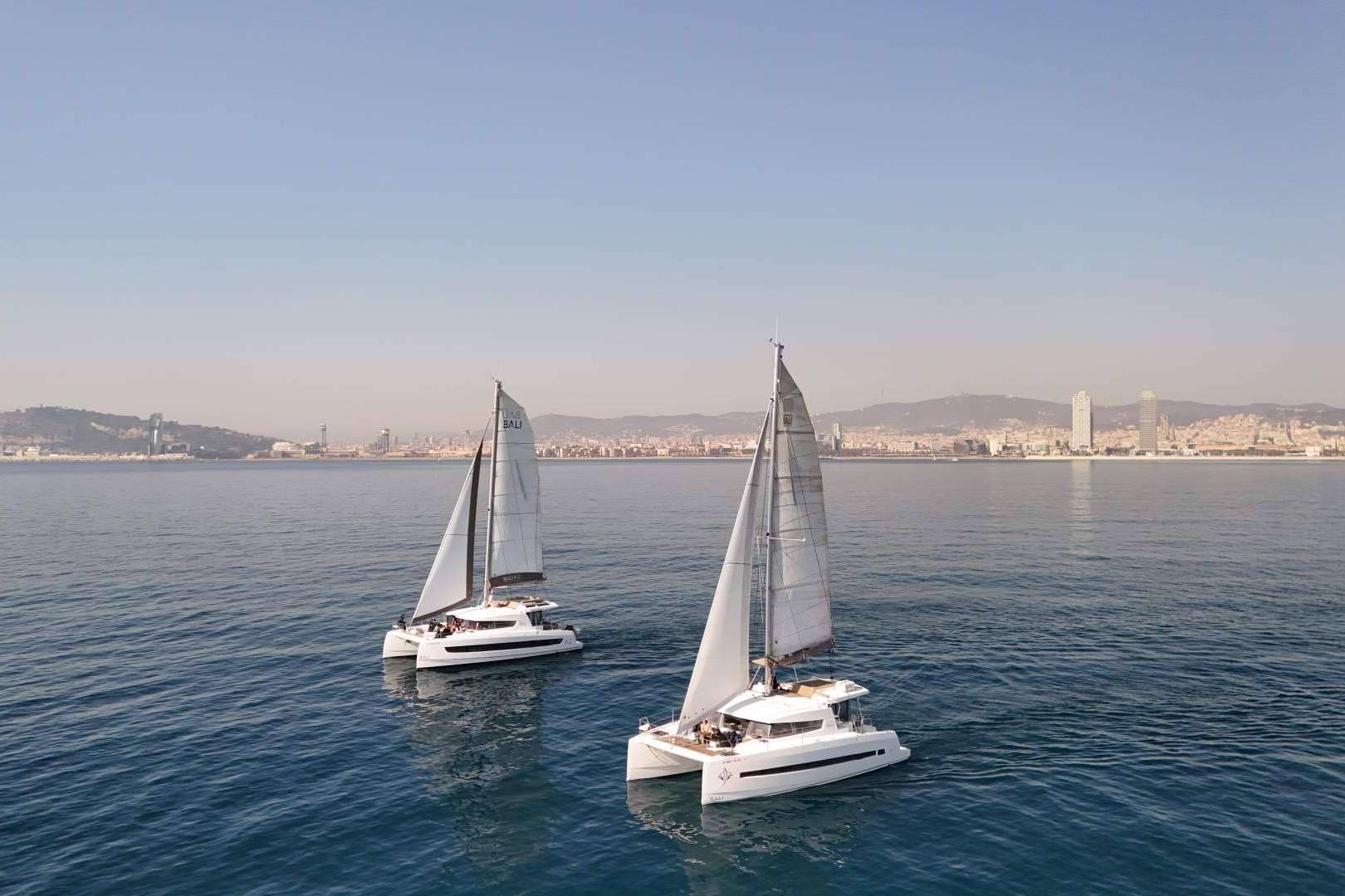 Sondevela ofrece exclusivas experiencias en barco en Barcelona a bordo de catamaranes de lujo