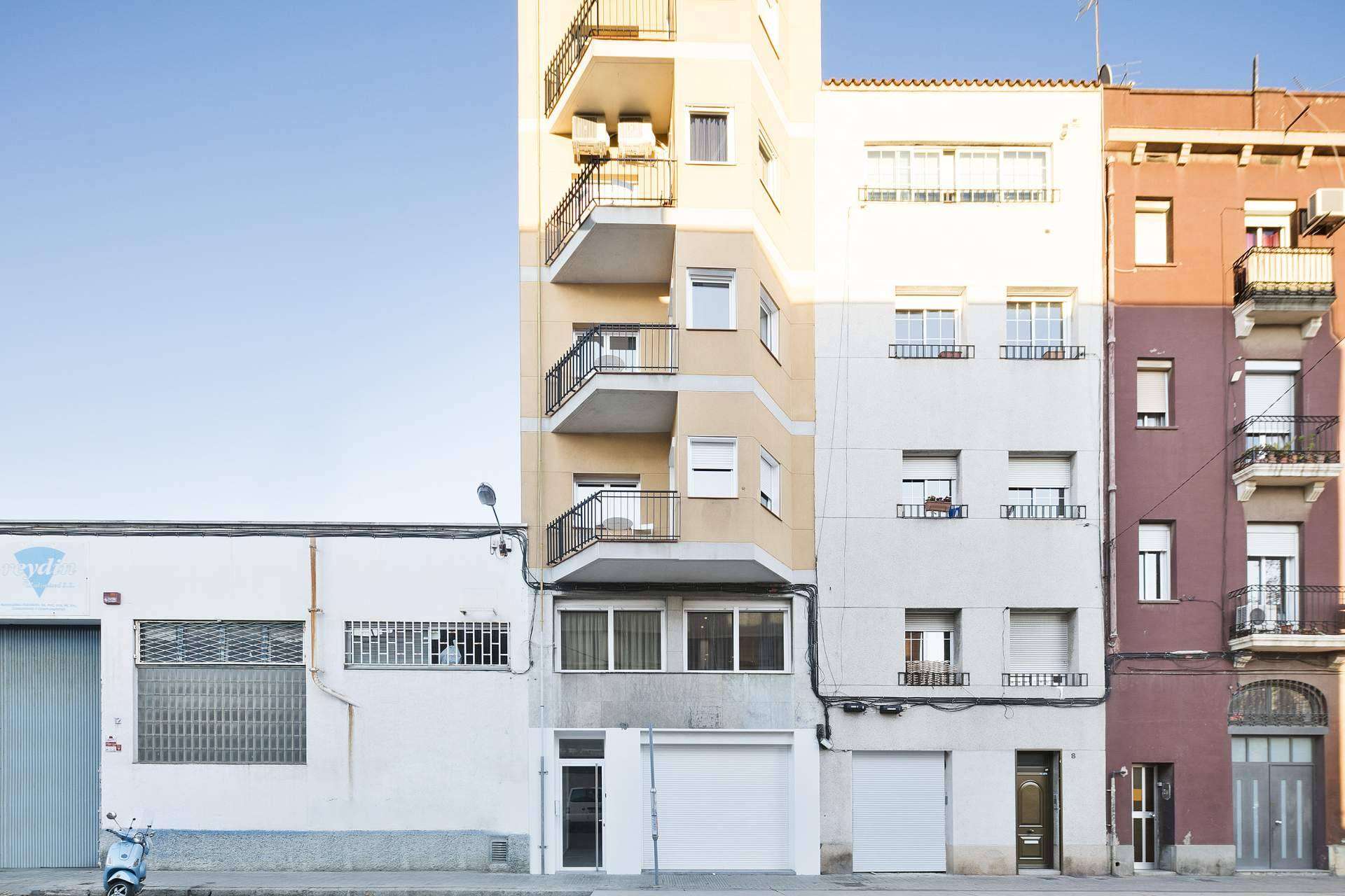 A subasta un edificio turístico en el corazón del Puerto Olímpico de Barcelona por más de 2 millones de euros
