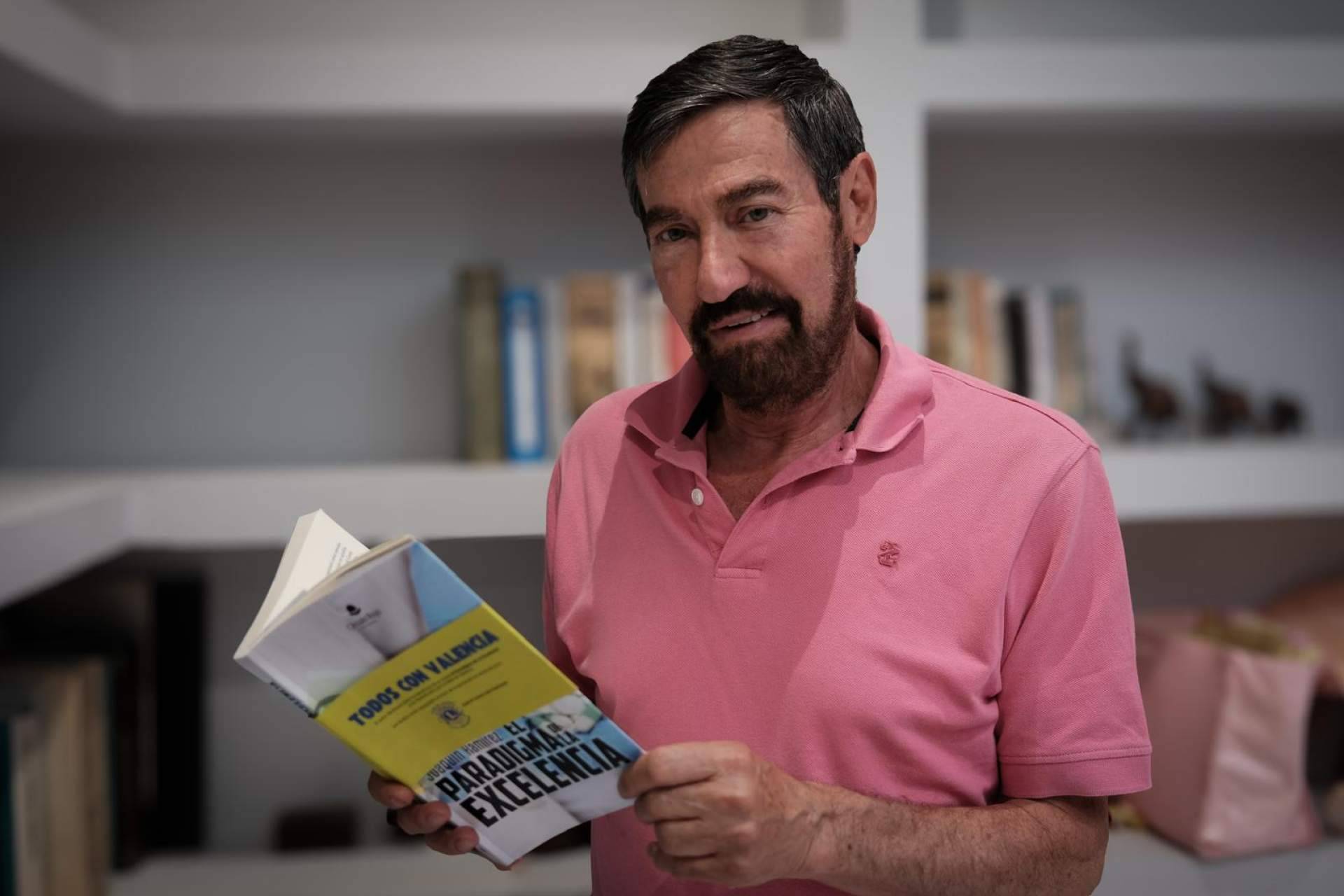 Joaquín Ramírez nos sumerge en los secretos menos conocidos del mundo farmacéutico en su nuevo thriller; ´El paradigma de la excelencia´.