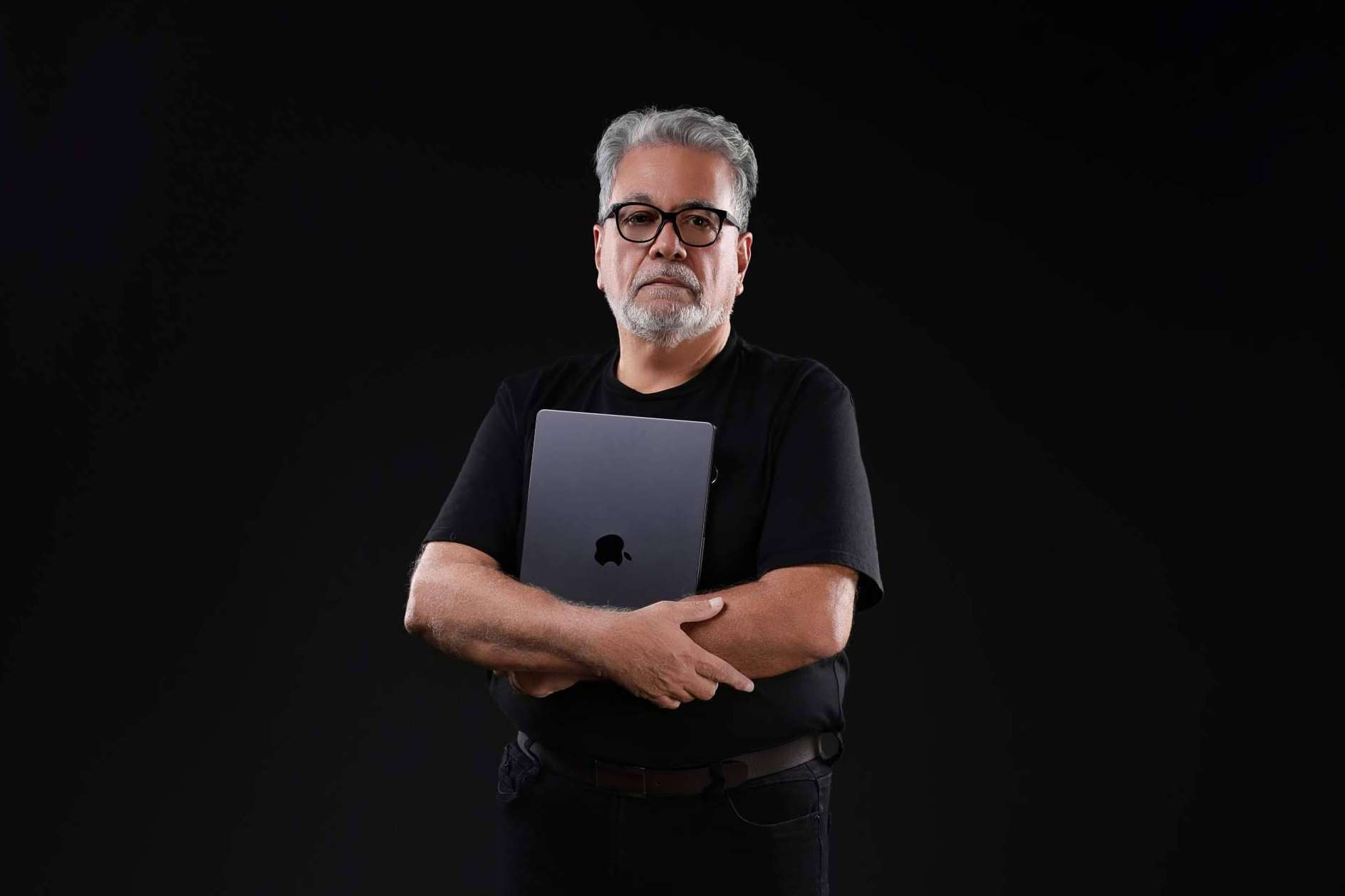 'Abrazando la finitud', Germán A. DeLaRosa reflexiona sobre el duelo, la pérdida y la impermanencia