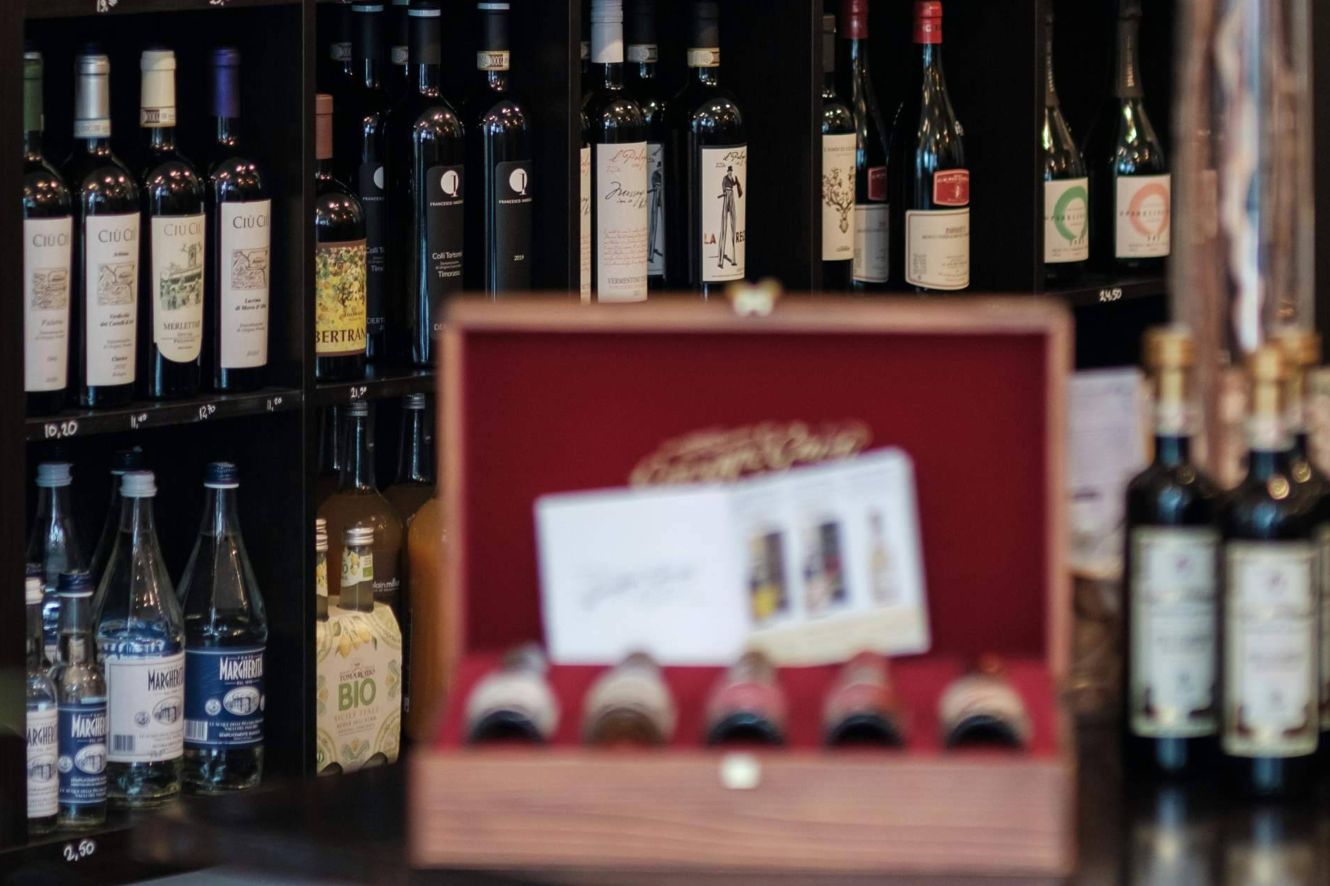 Vinos Barona consolida su tienda de vinos online en Cáceres con asesoramiento experto y amplia selección por origen
