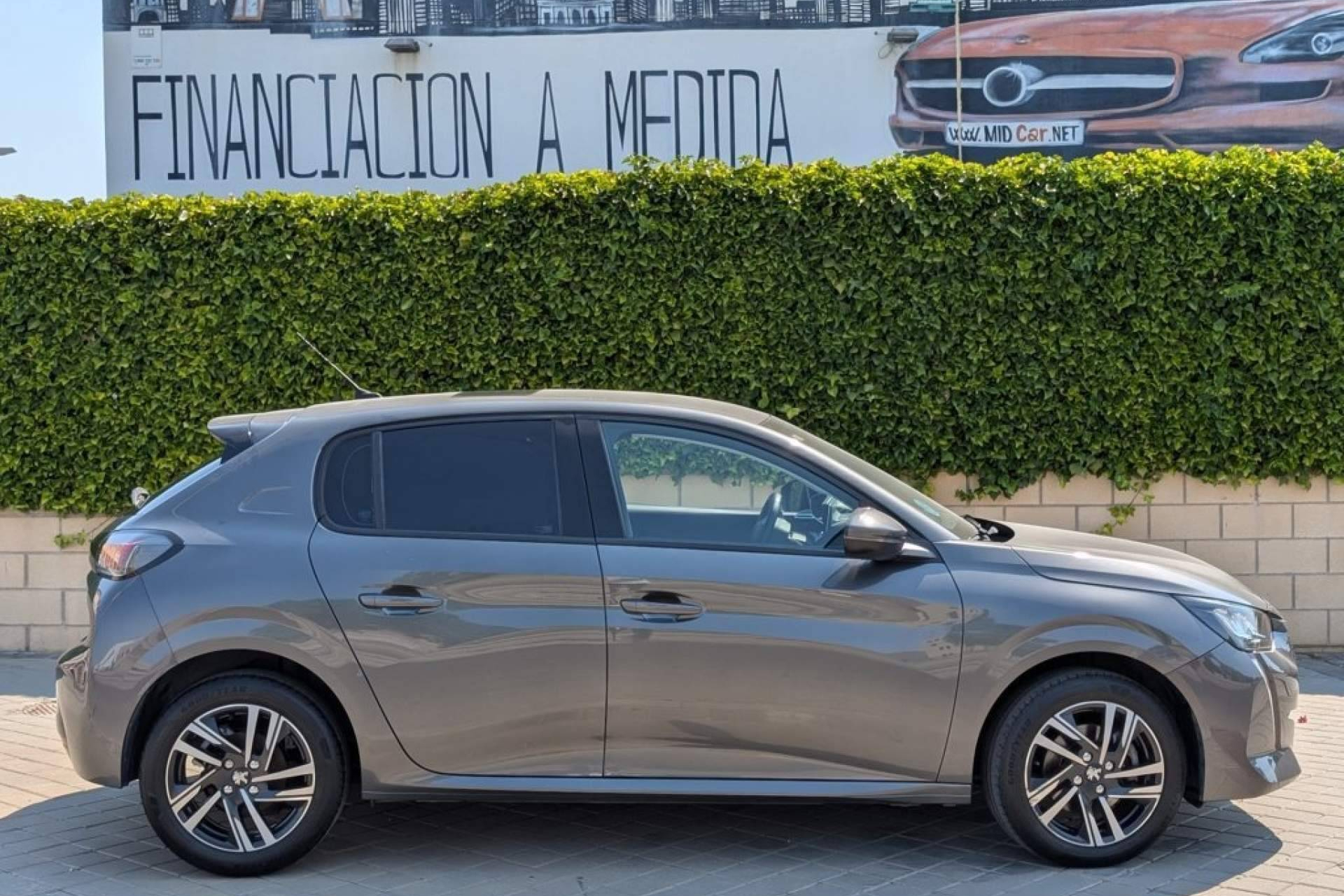 MID Car consolida su presencia en Madrid como concesionario de coches de ocasión con garantía y certificado CARFAX