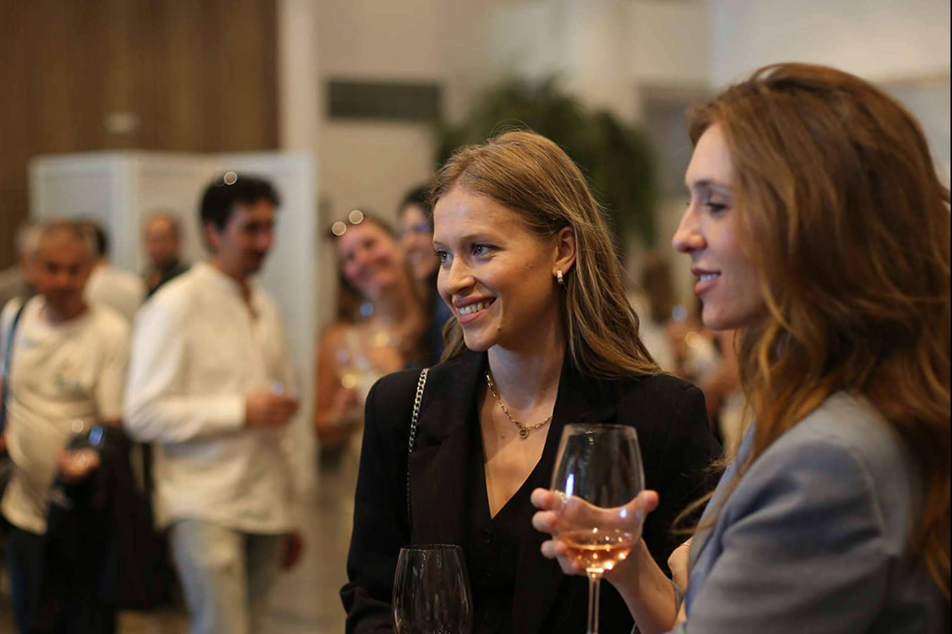 Difersa & Primavinia congrega a mas de 1000 profesionales del canal HORECA en INVINO 2025