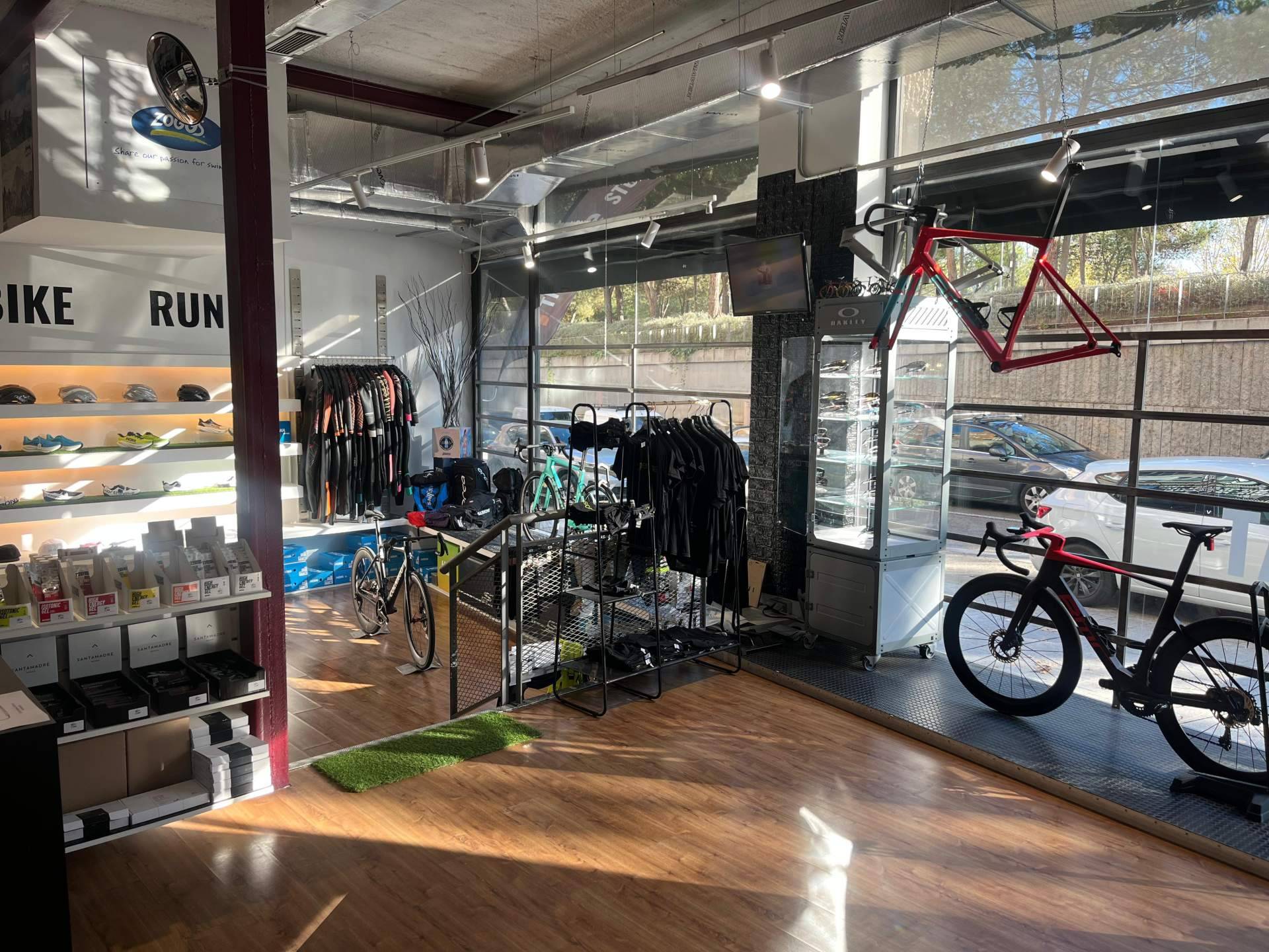 Tri One Store; el punto de encuentro del deporte en Madrid que está revolucionando la compra de material y el entrenamiento