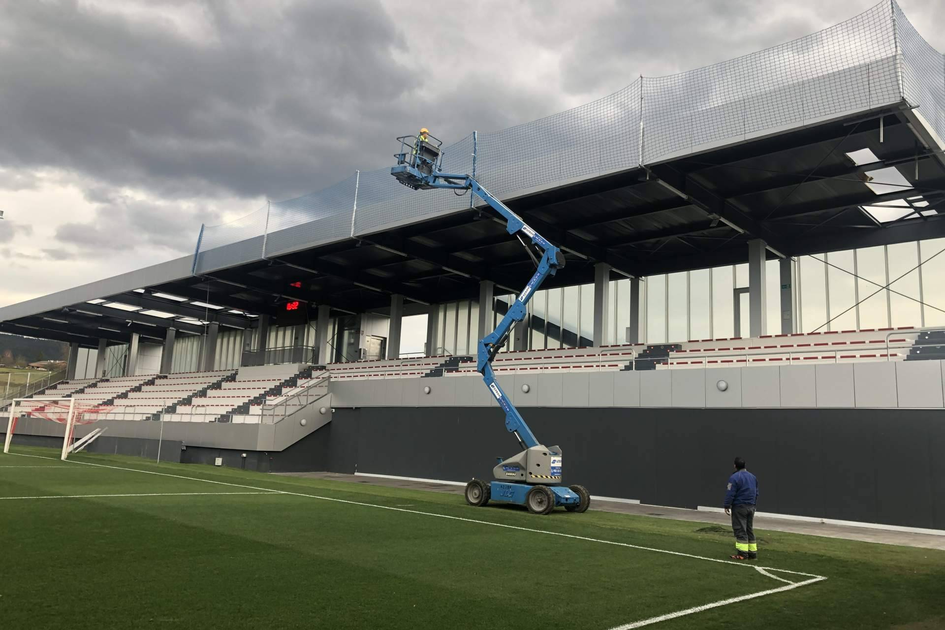 Estructuras metálicas para instalaciones deportivas, el compromiso de Instalaciones RPM con la seguridad