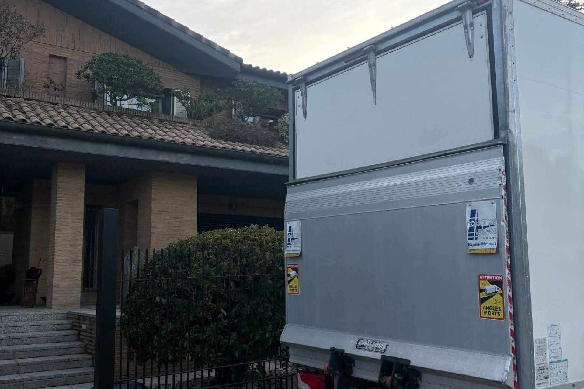 Cómo saber si una empresa de mudanzas es de fiar antes de darle las llaves de casa