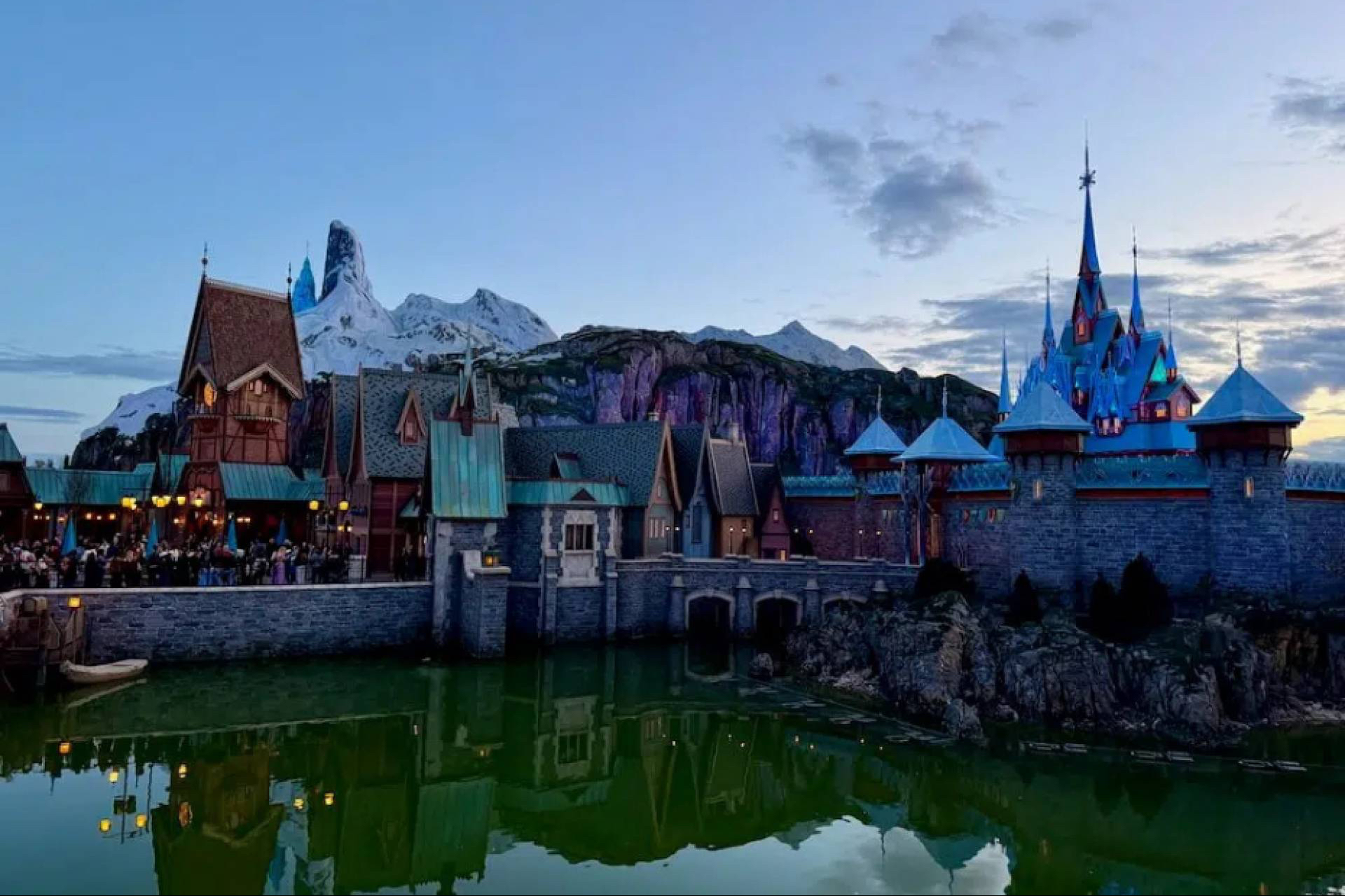 Parquetemático.net detalla el Mundo de Frozen y su impacto en Disneyland Paris