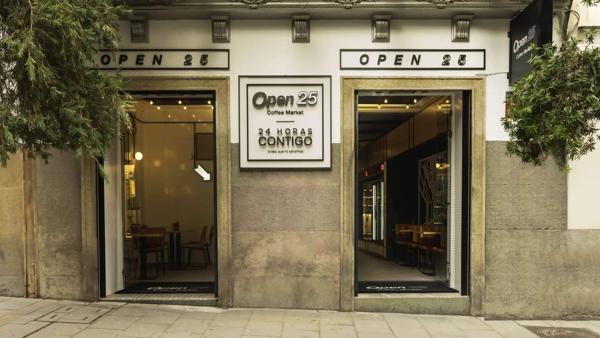 La trastienda de Open25, el refugio madrileño donde el café italiano de calidad nunca se apaga