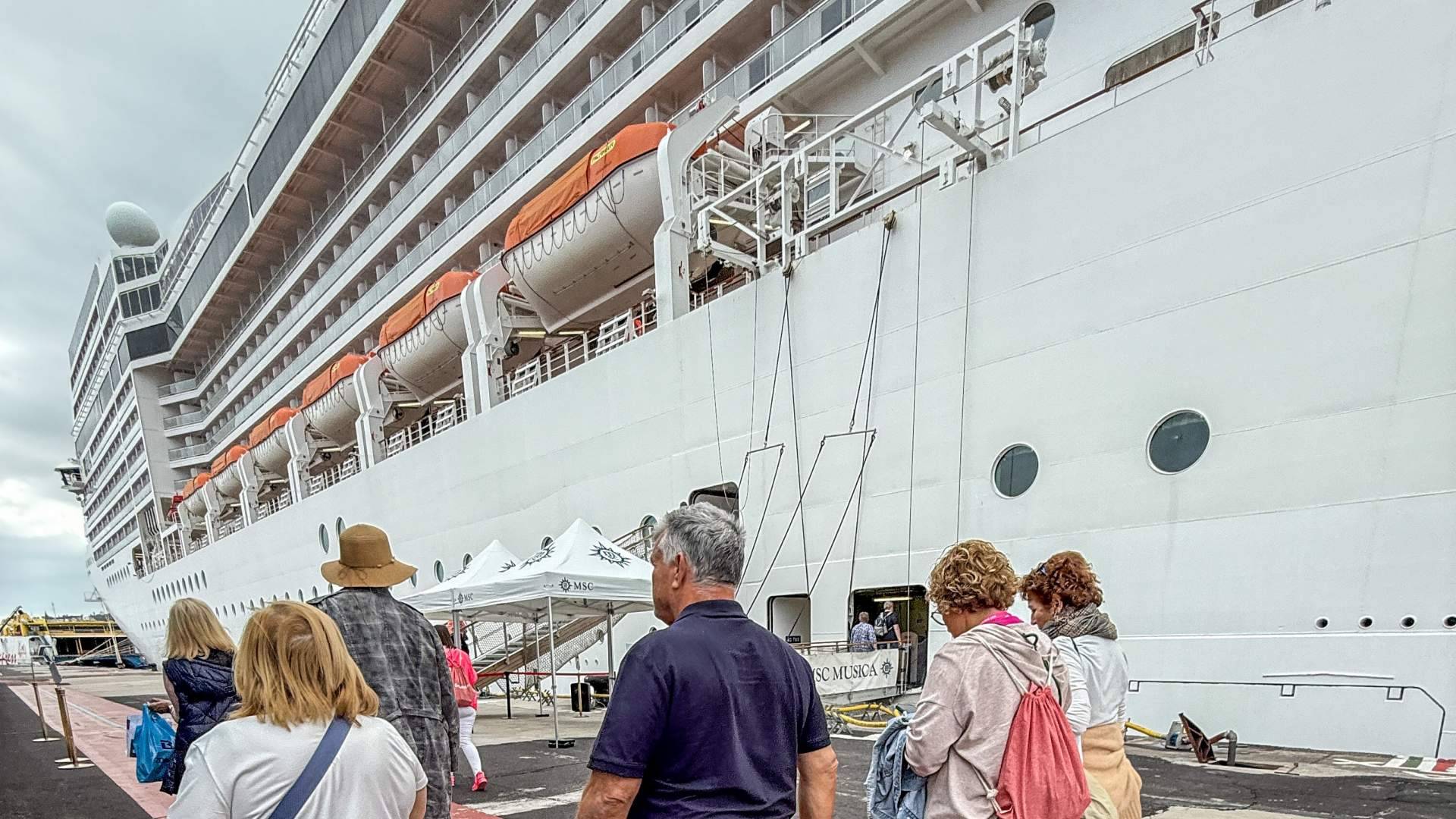Por qué cada vez más viajeros cambian el apartamento turístico por un crucero