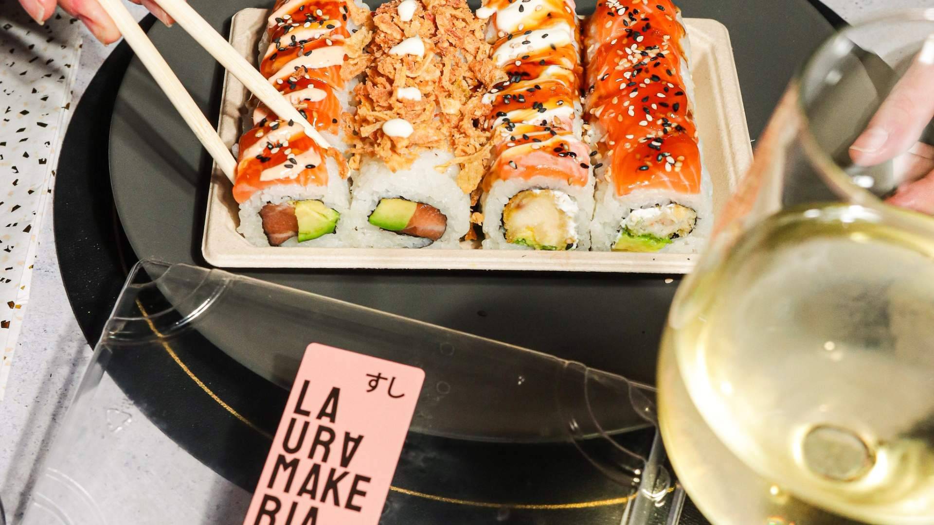 La Uramakeria propone una forma fácil y actual de disfrutar sushi en cenas con amigos, take away y planes