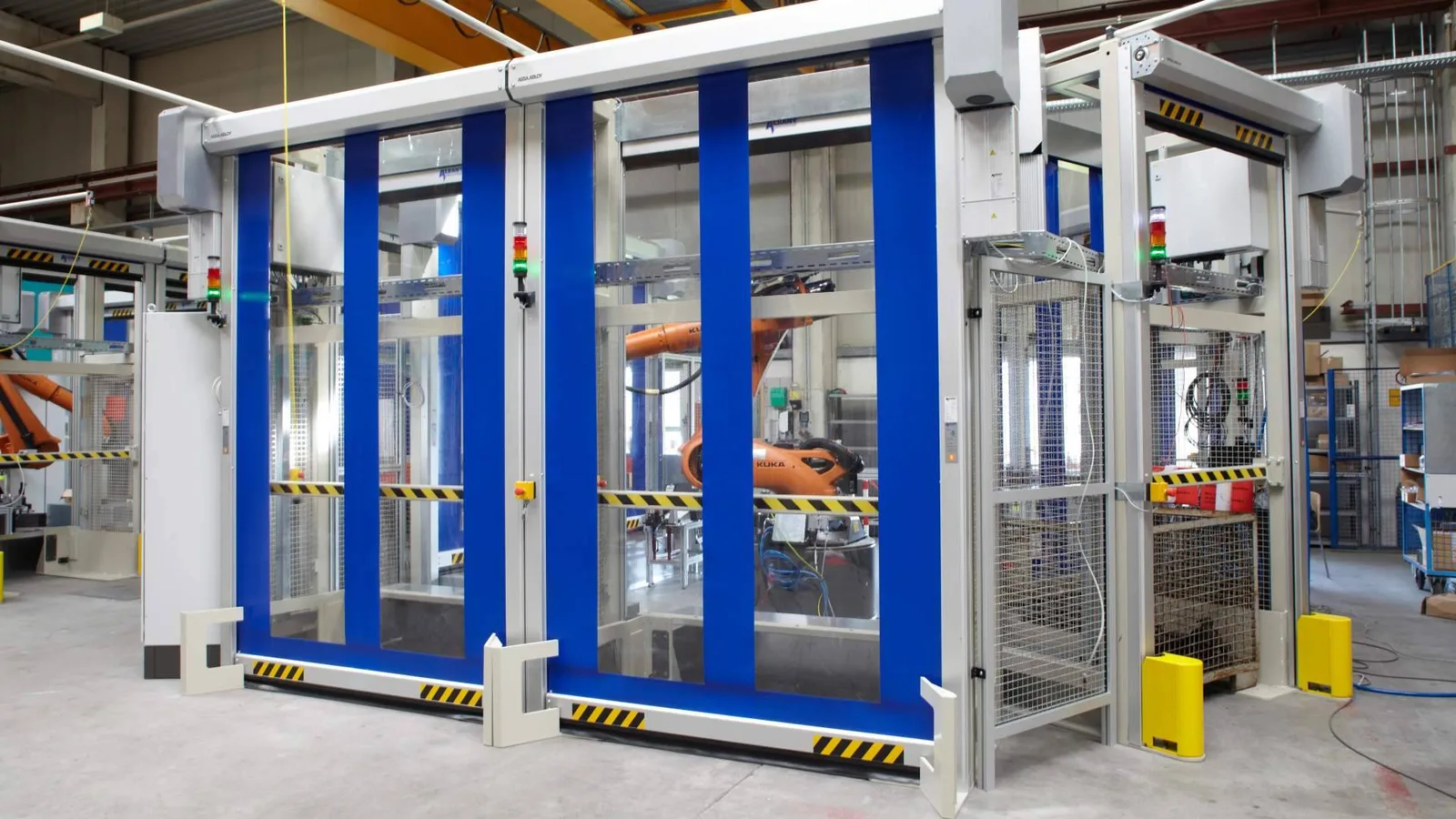 Las puertas rápidas de protección de máquinas, un elemento clave para reforzar la seguridad industrial