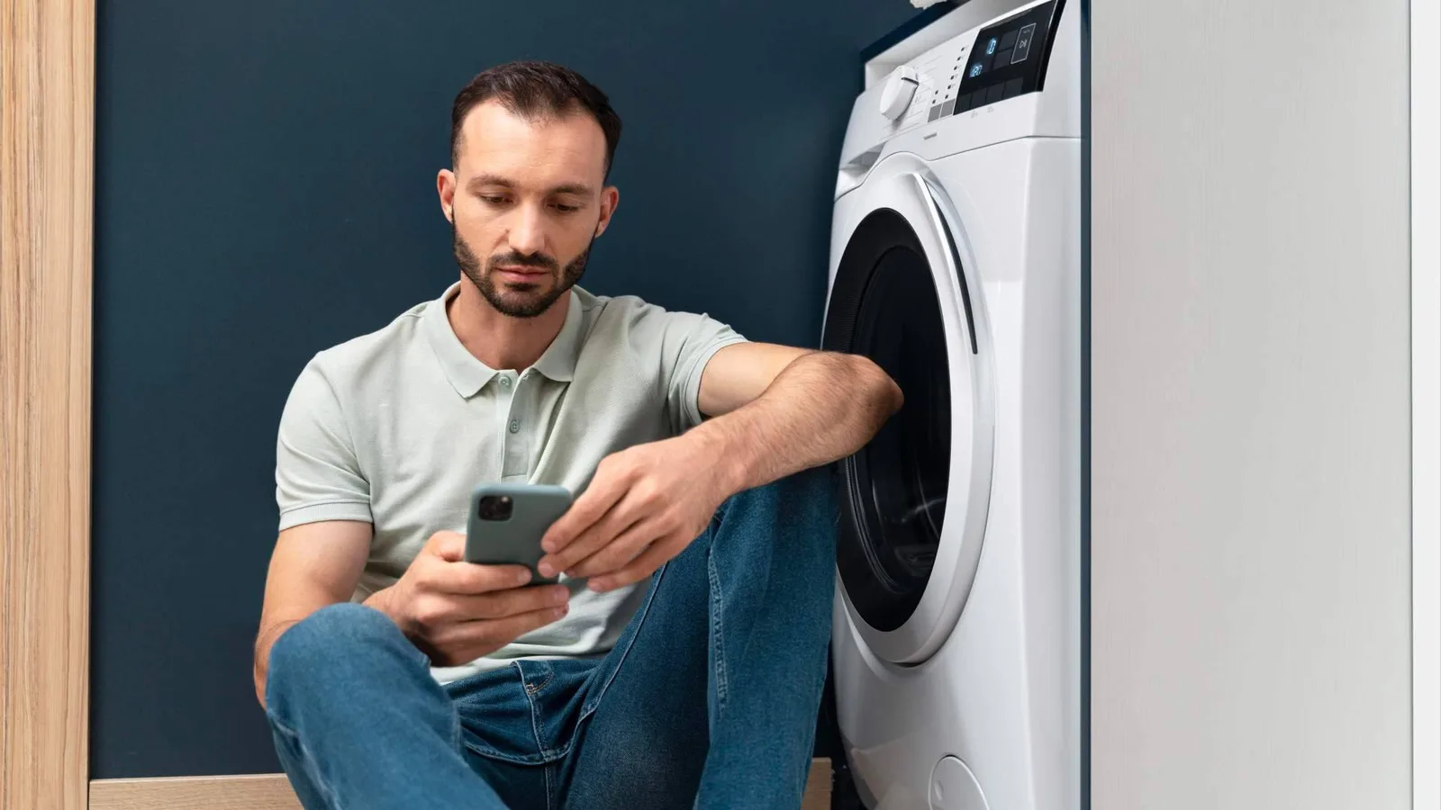 Hacer la colada en casa cuesta hasta 385€ al año y consume 139h, el equivalente a 17 jornadas laborales